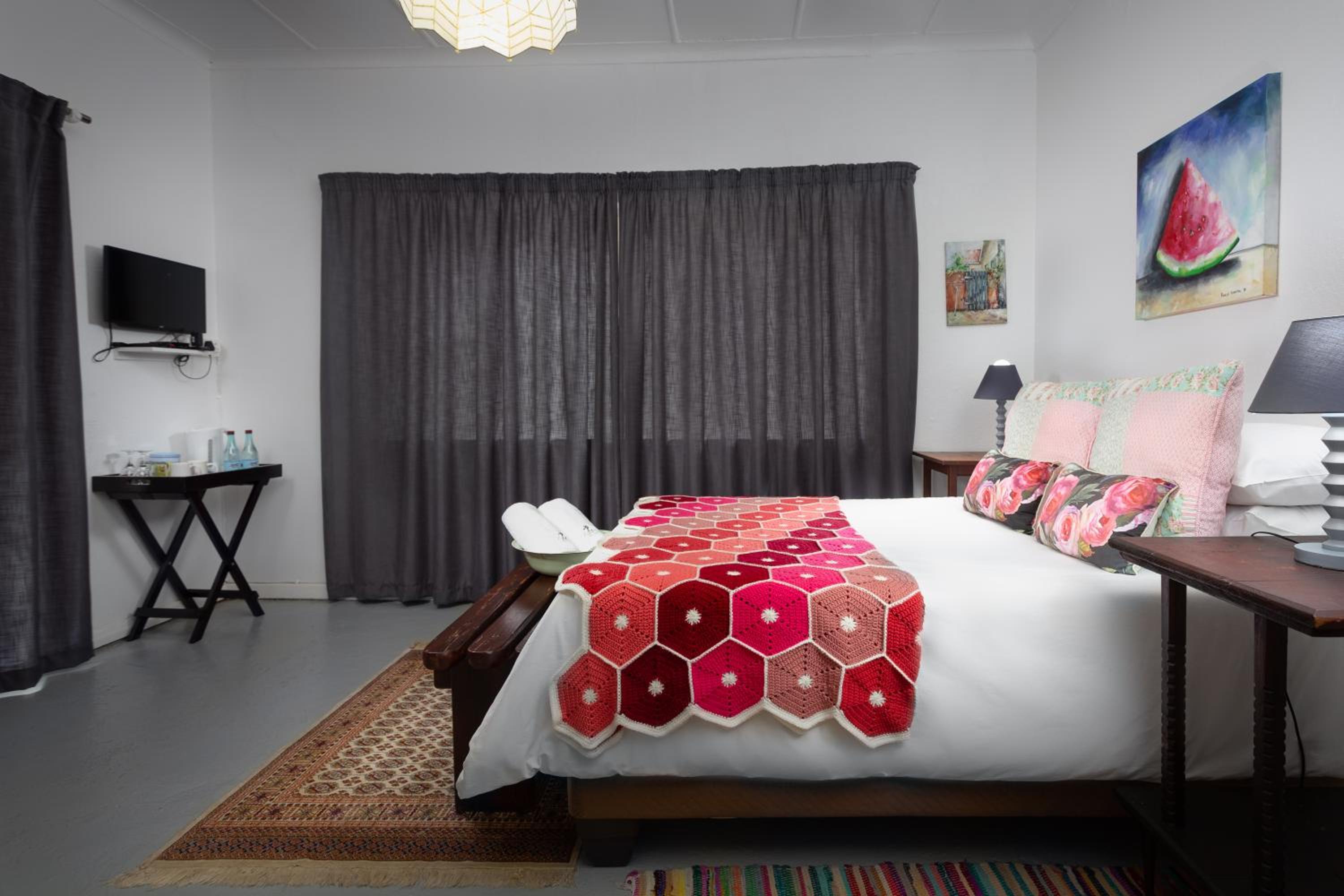 Deluxe Double Room with Shower - Photo 15
