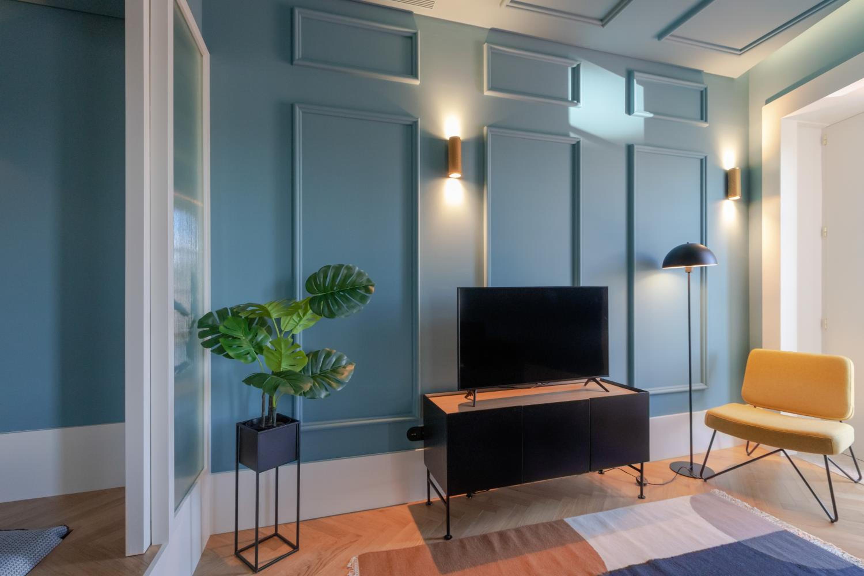 One-Bedroom Apartment - Photo 11