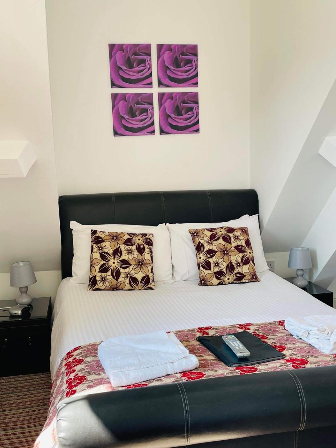 Double Room - Photo 2