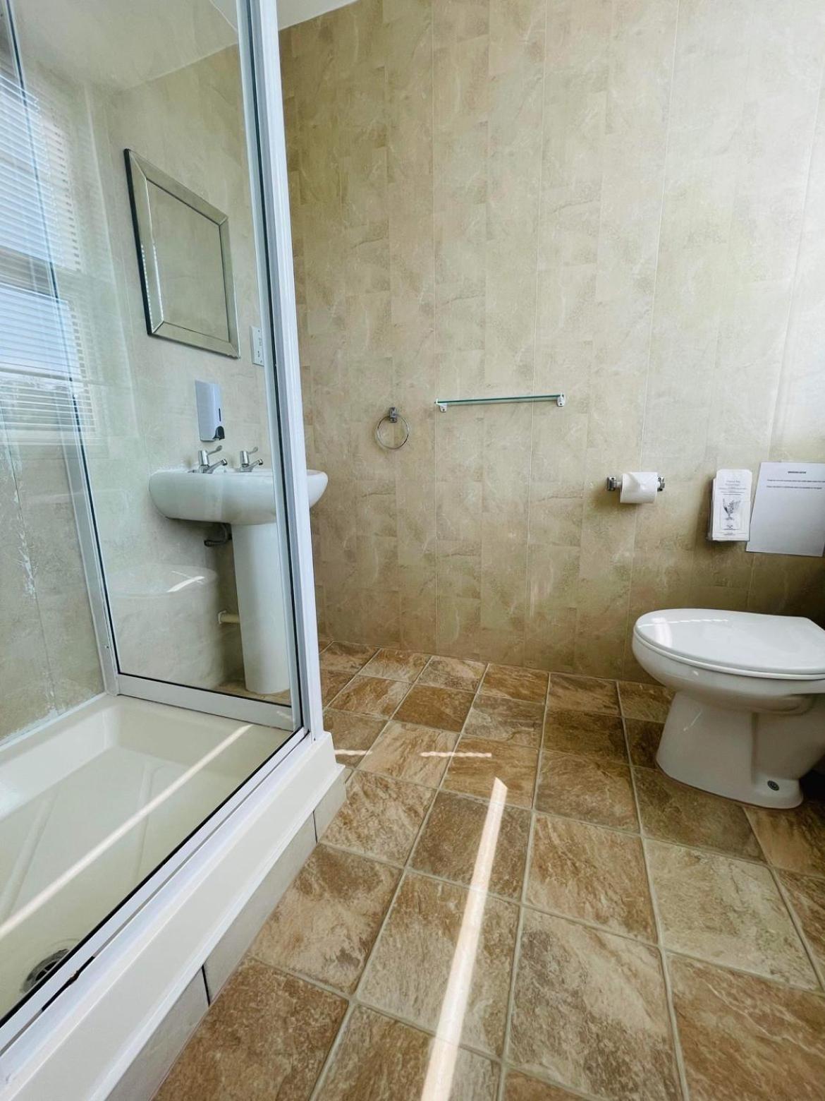 Double Room - Photo 4