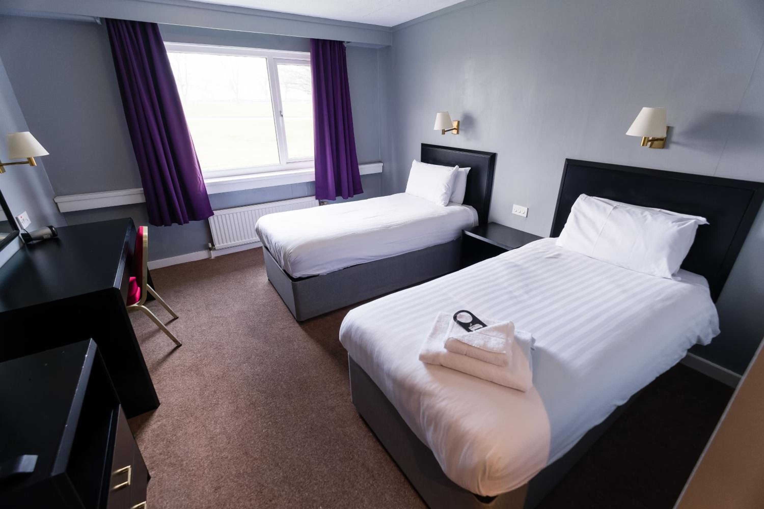 Twin Room - Photo 1
