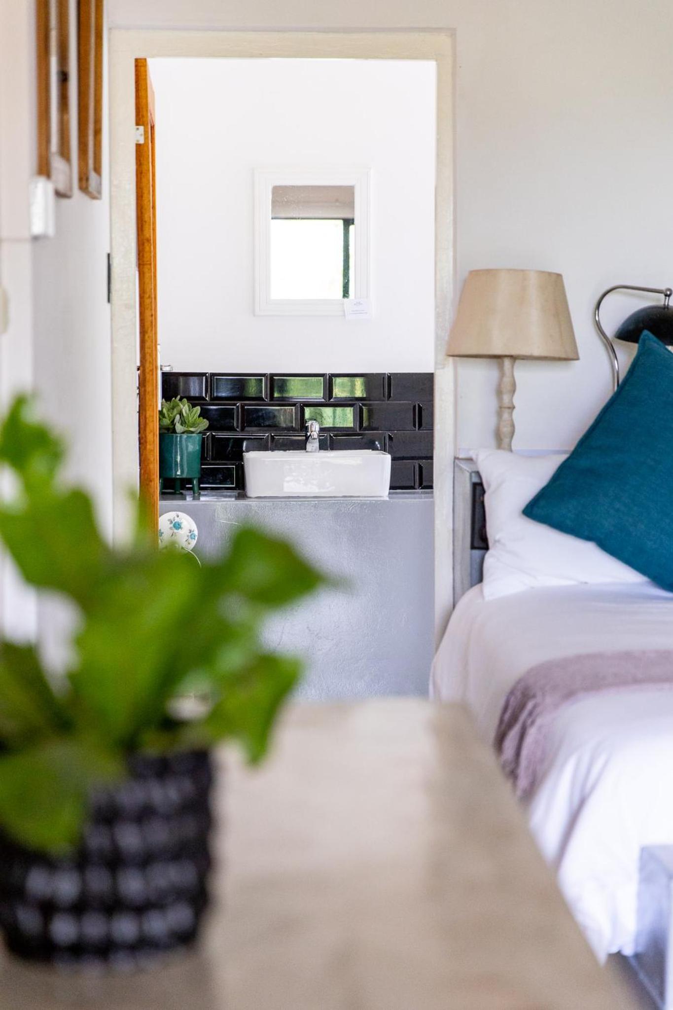 One-Bedroom Apartment - Photo 8
