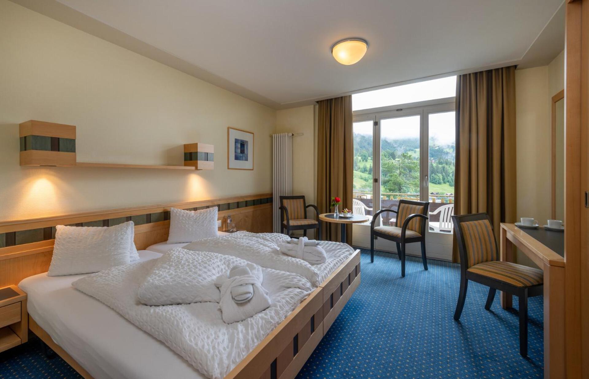 Double Room with Jungfrau view - Photo 1