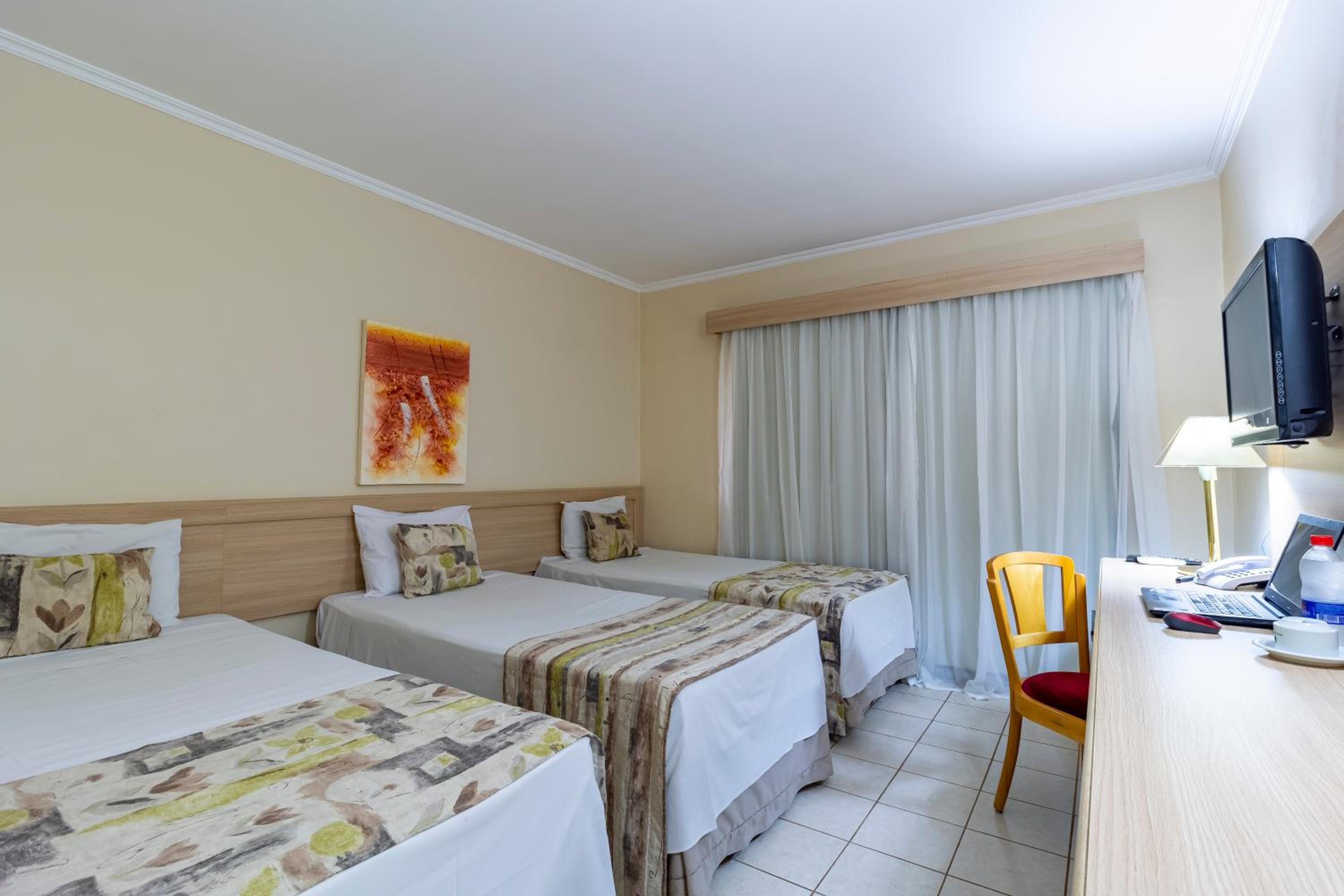 Executive Triple Room with Single Beds photo 1