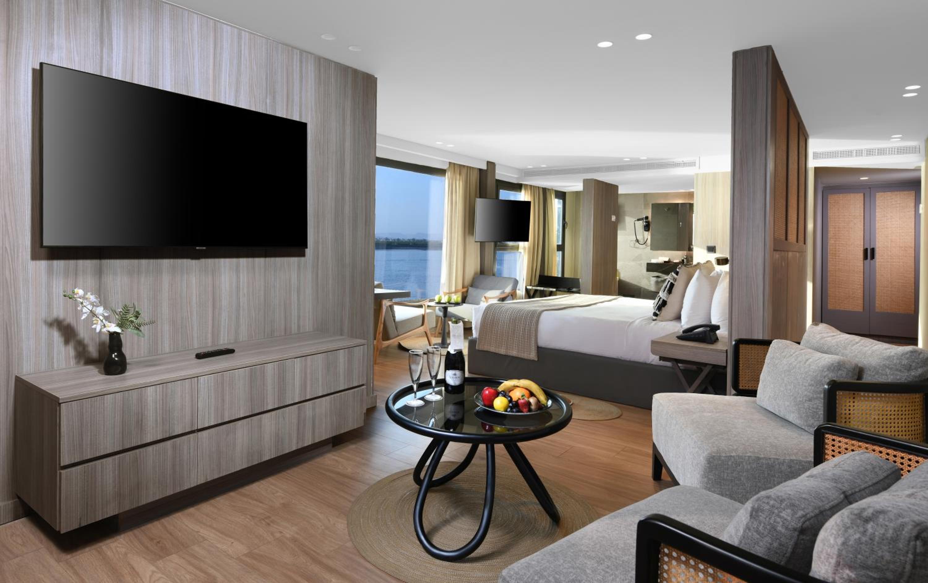 Royal Suite photo 2