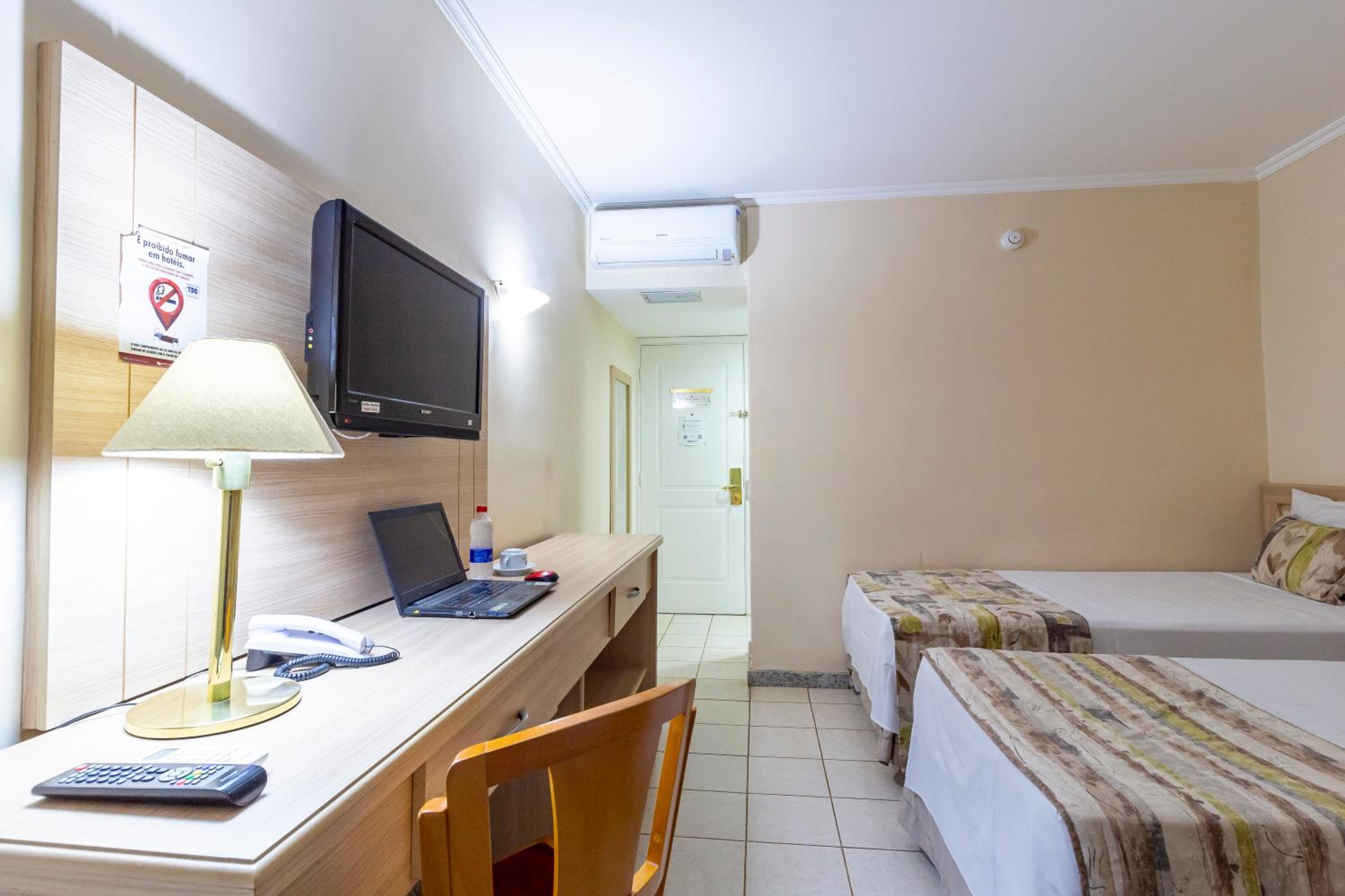 Executive Room with Two Double Beds photo 3