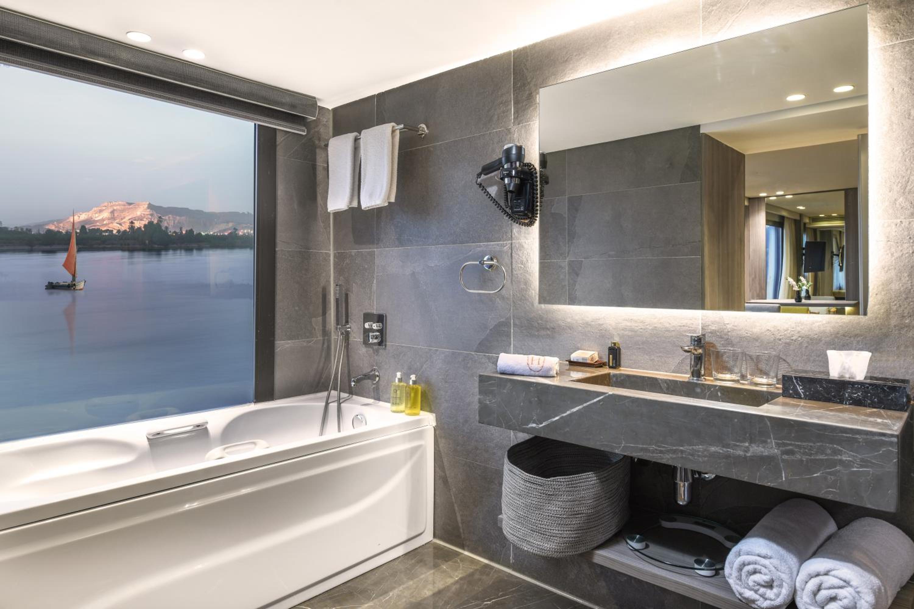 Presidential Suite photo 3