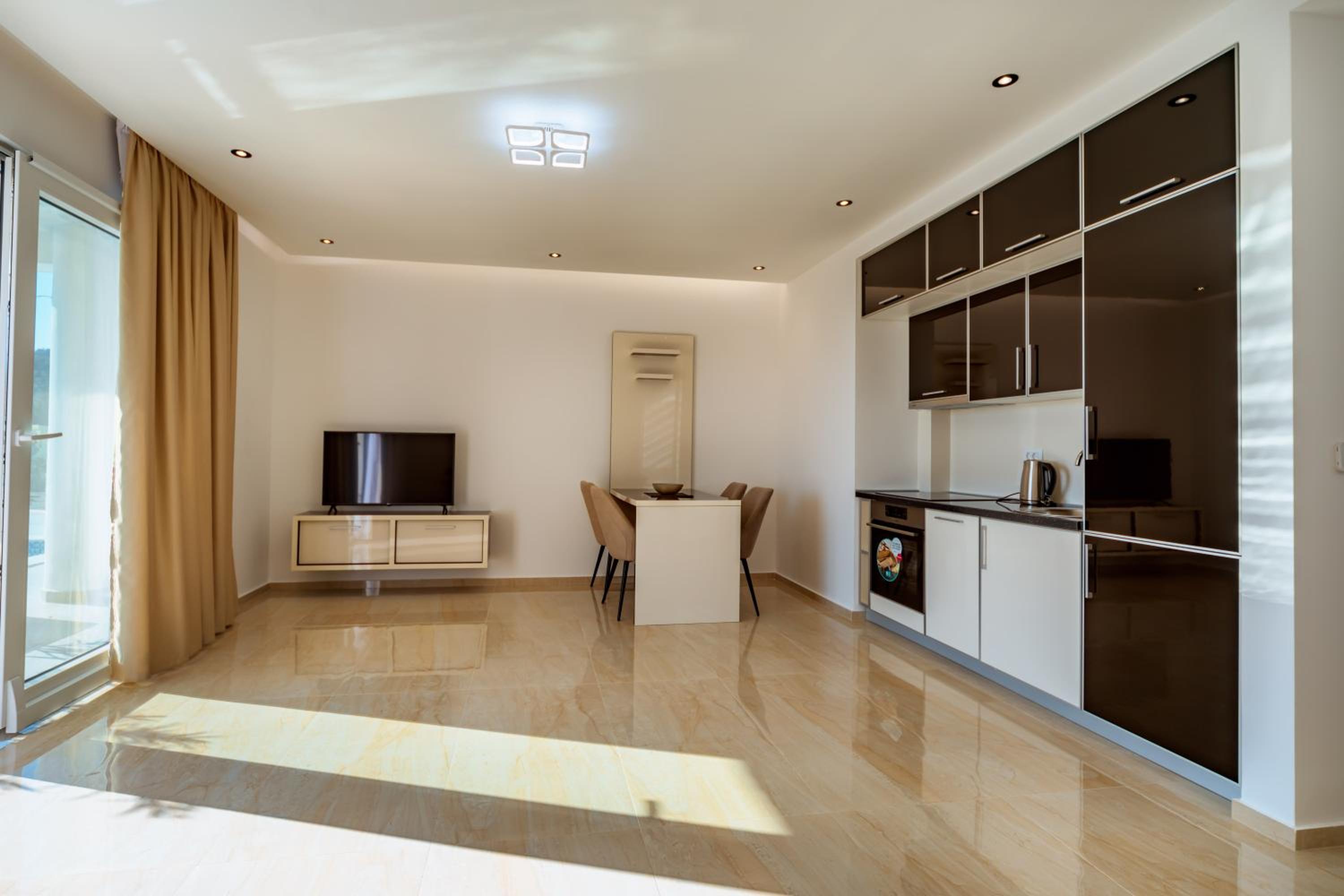 One-Bedroom Apartment, photo 7