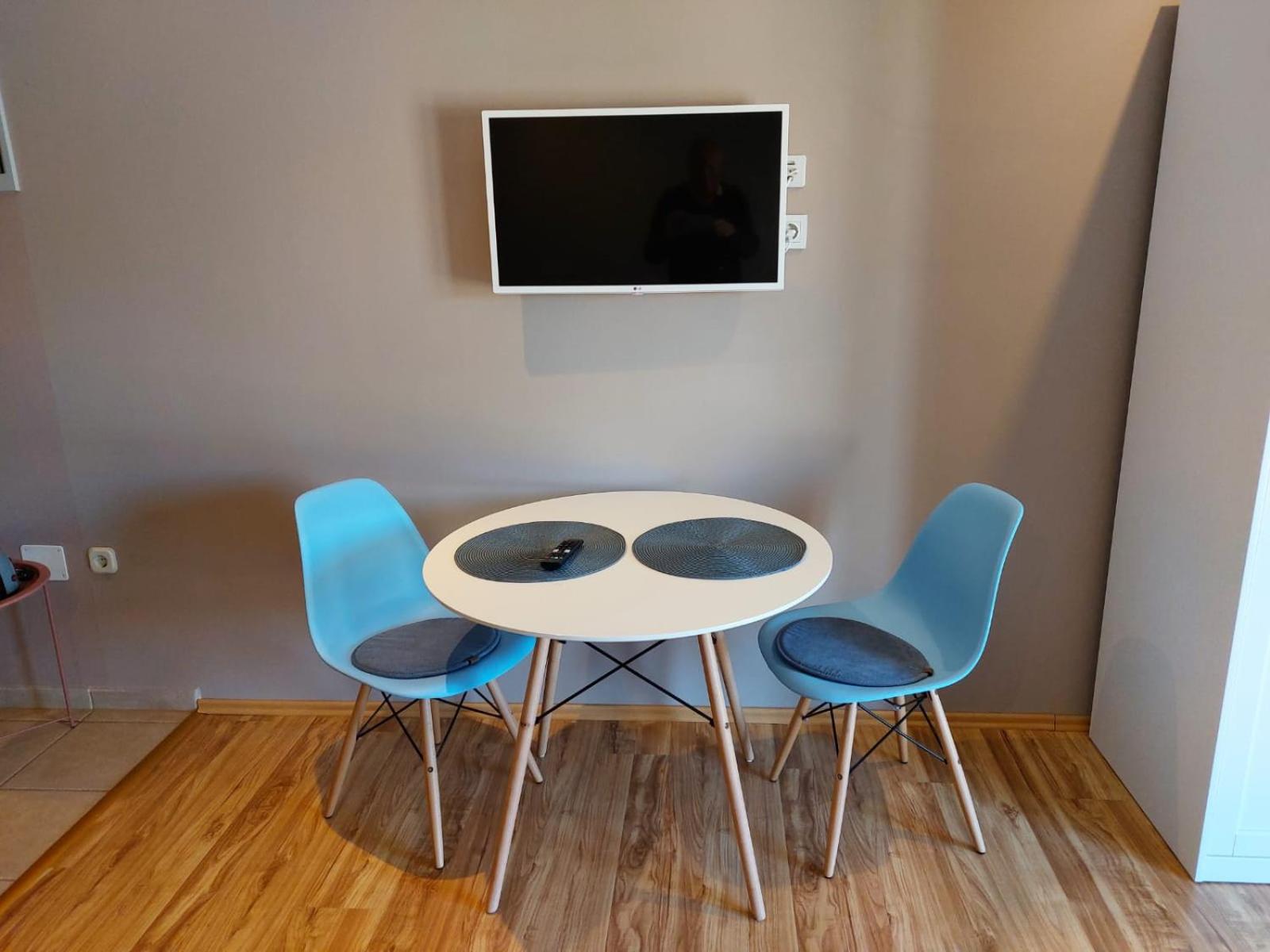 Studio Apartment - Photo 15