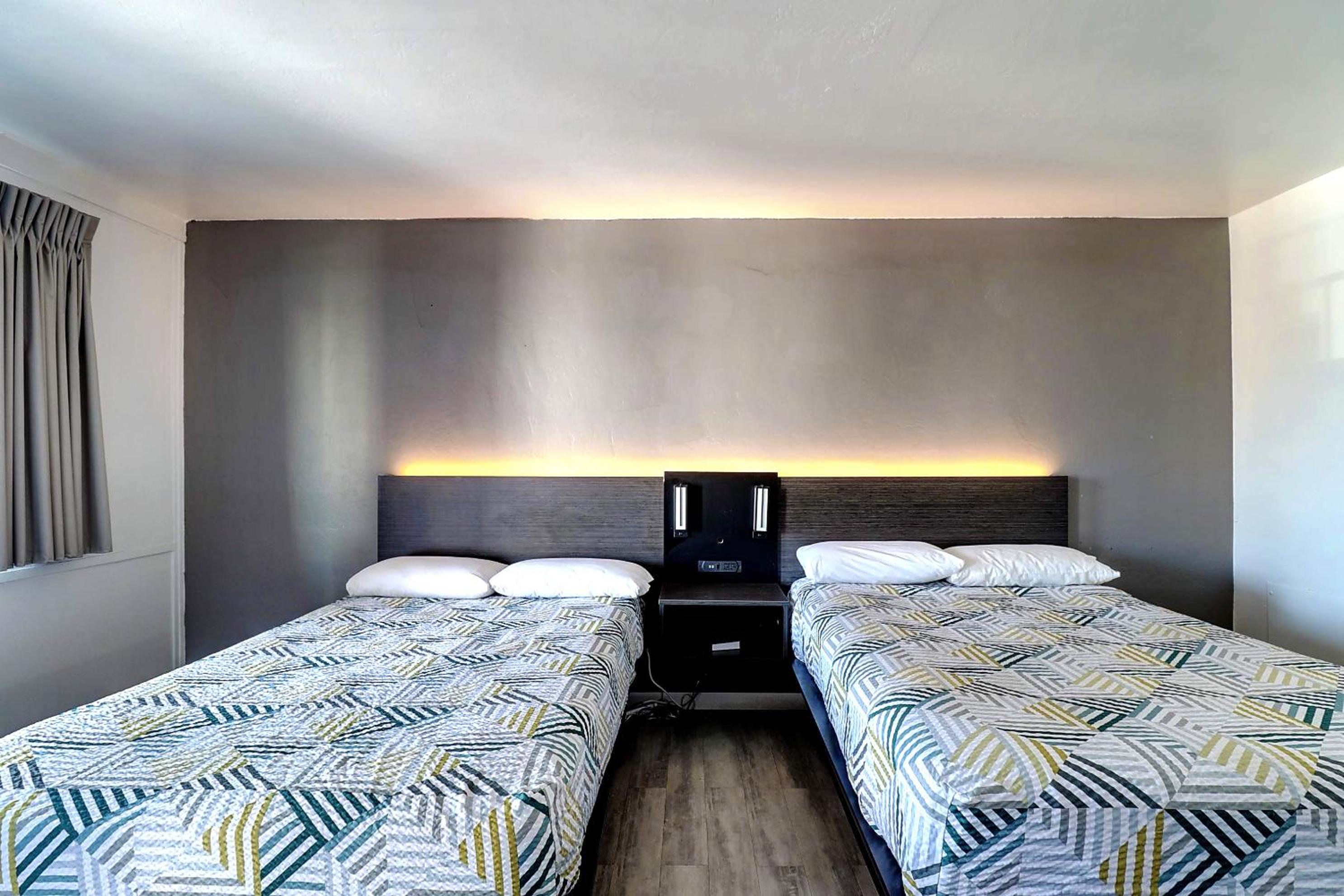 Quadruple Room - Photo 10