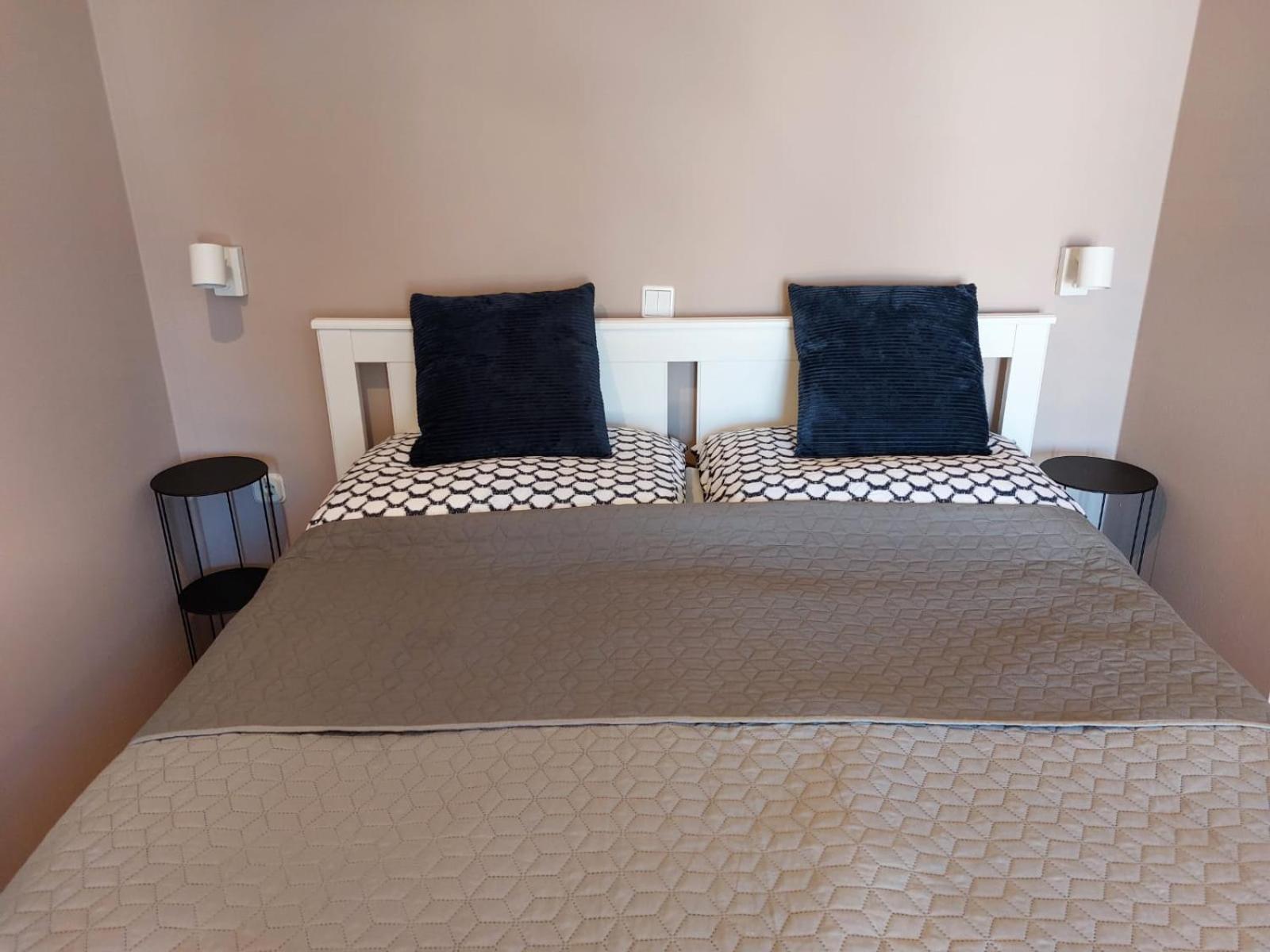 Studio Apartment - Photo 16