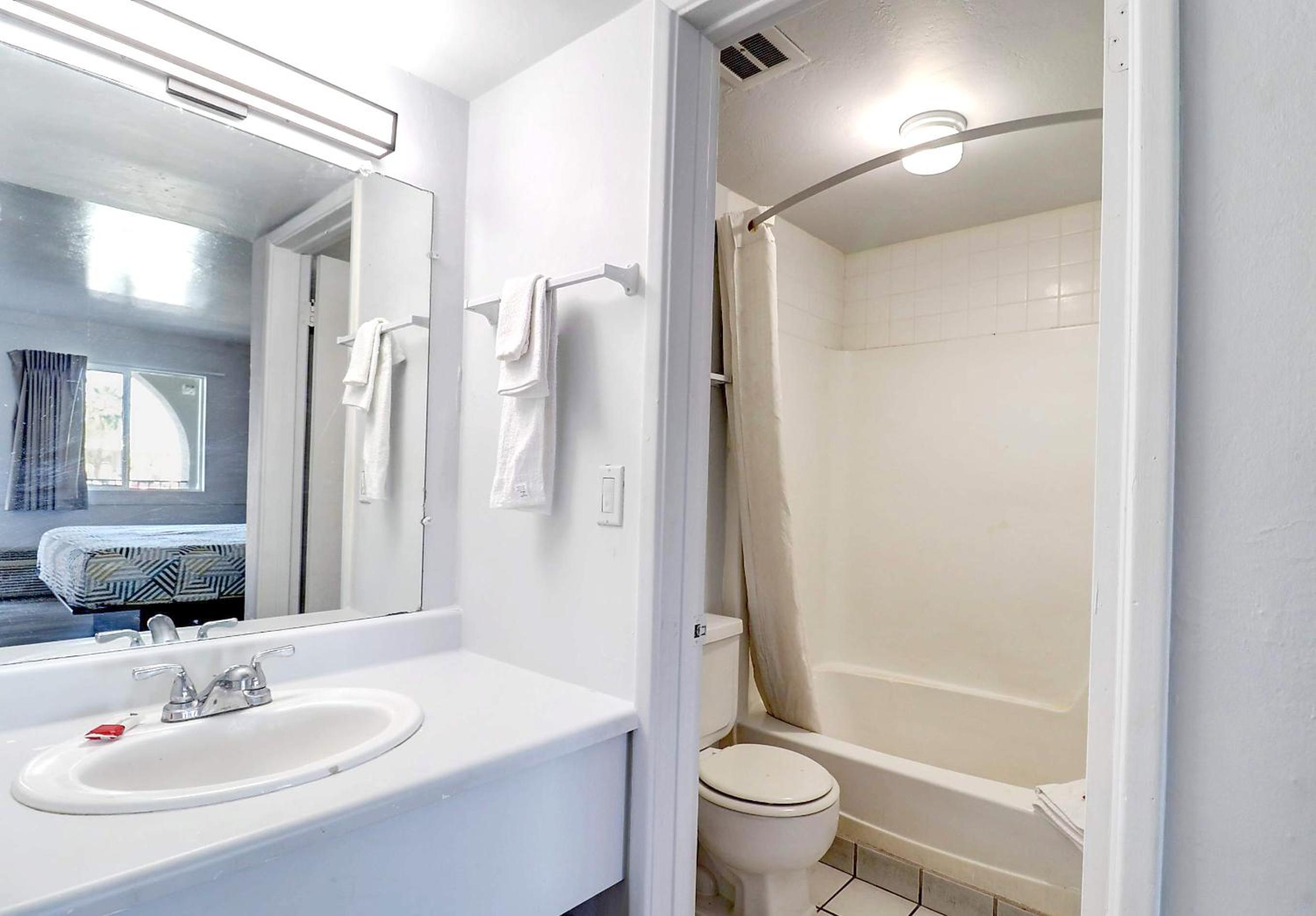 Quadruple Room - Photo 2