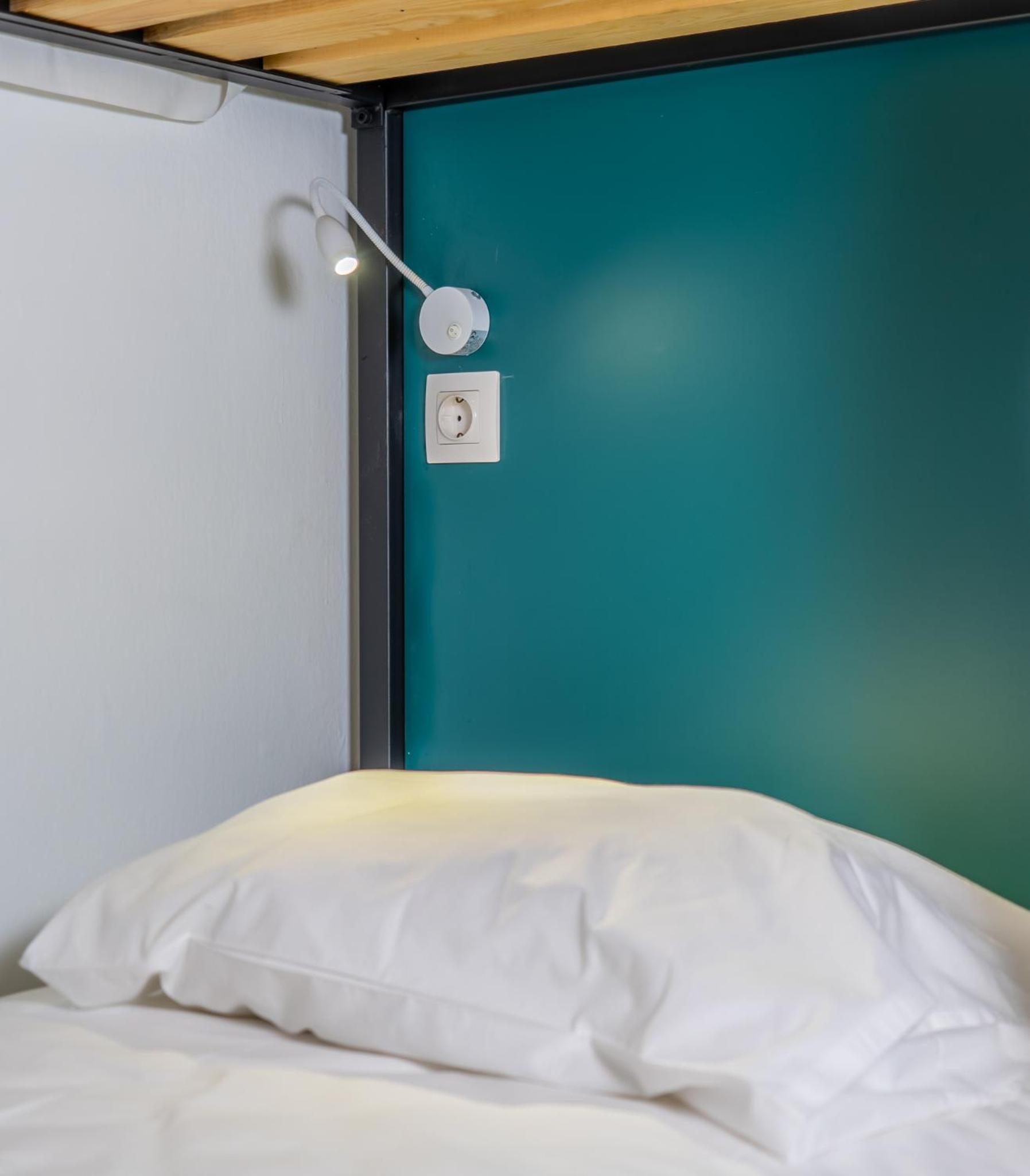 Single Bed in Mixed Dormitory Room photo 1