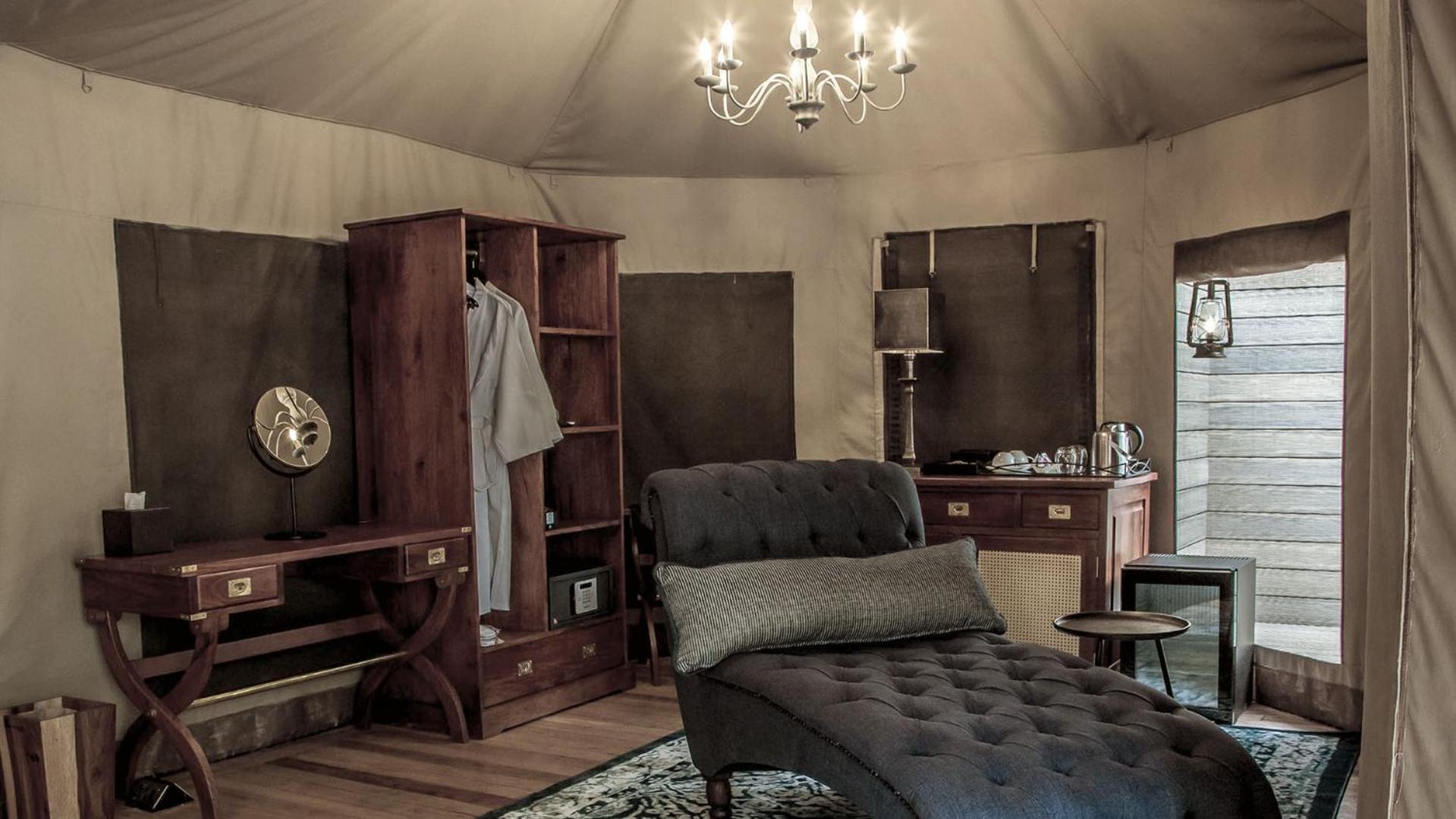 Luxury Tent with Private Plunge Pool with 2 Game Drives photo 3