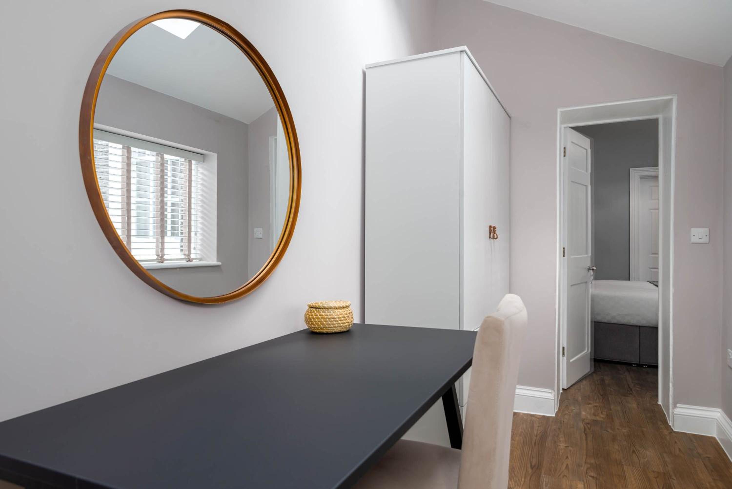 One-Bedroom Apartment photo 2