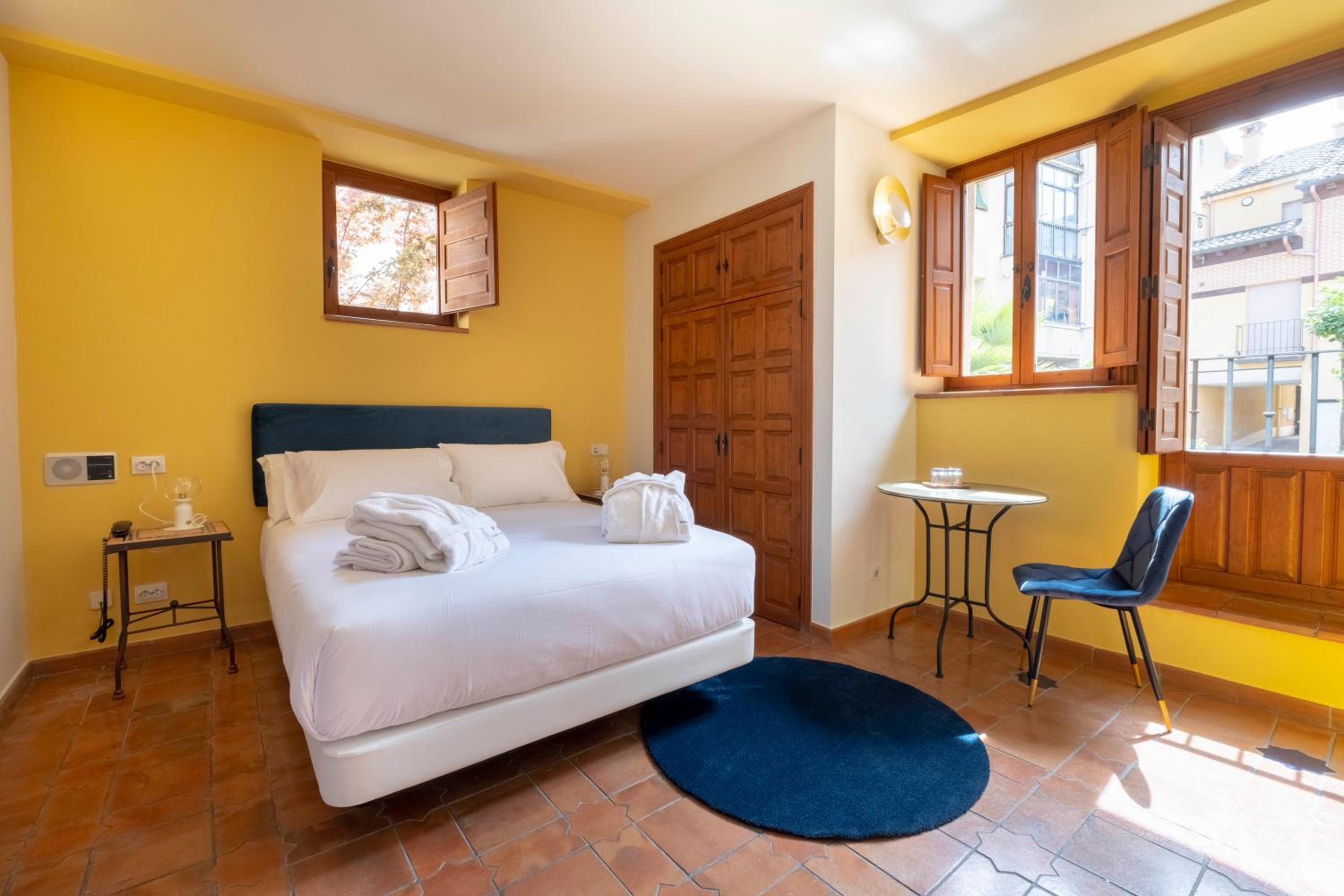 Double or Twin Room - Photo 6