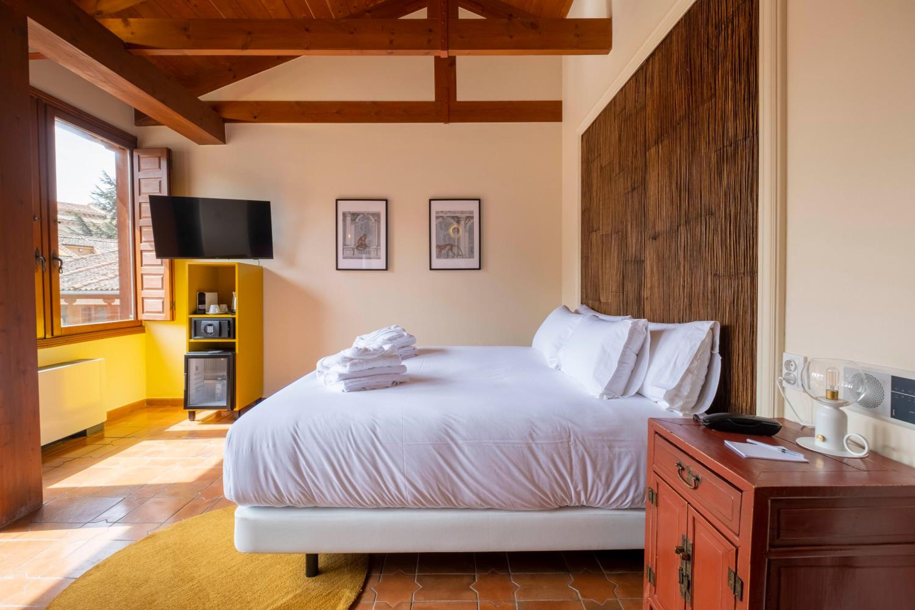 Double or Twin Room - Photo 4