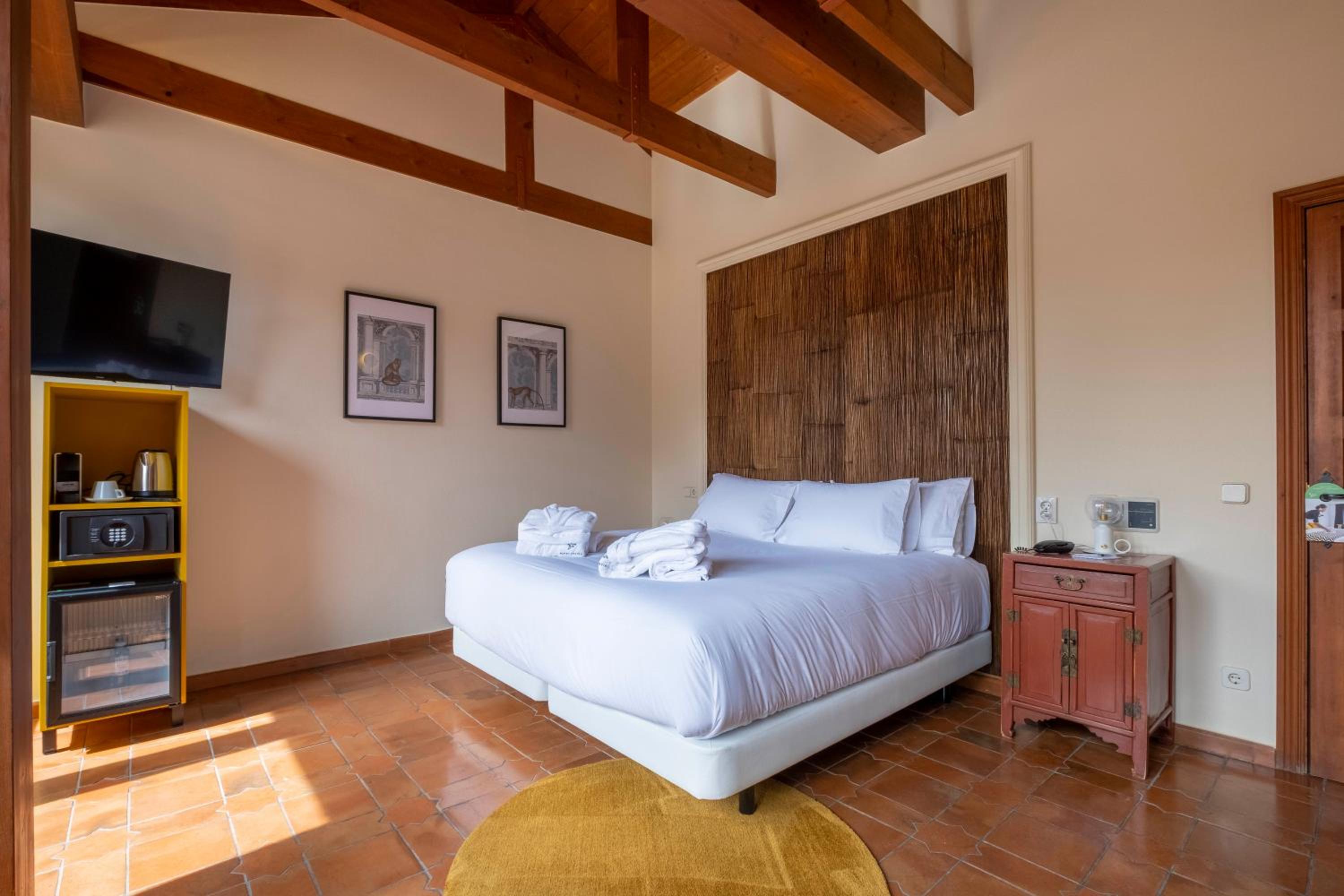 Double or Twin Room - Photo 5