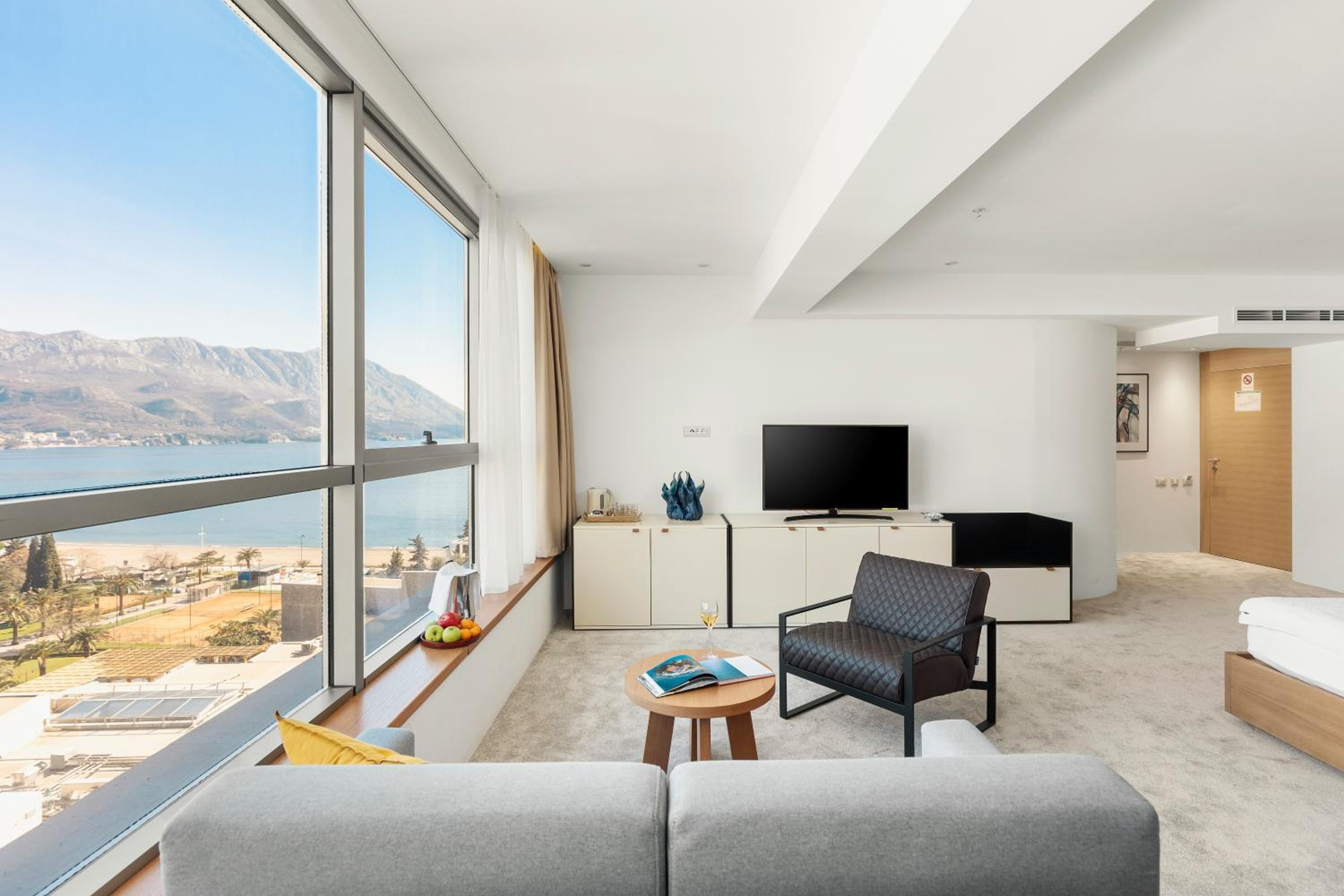 Luxe Suite with Sea View