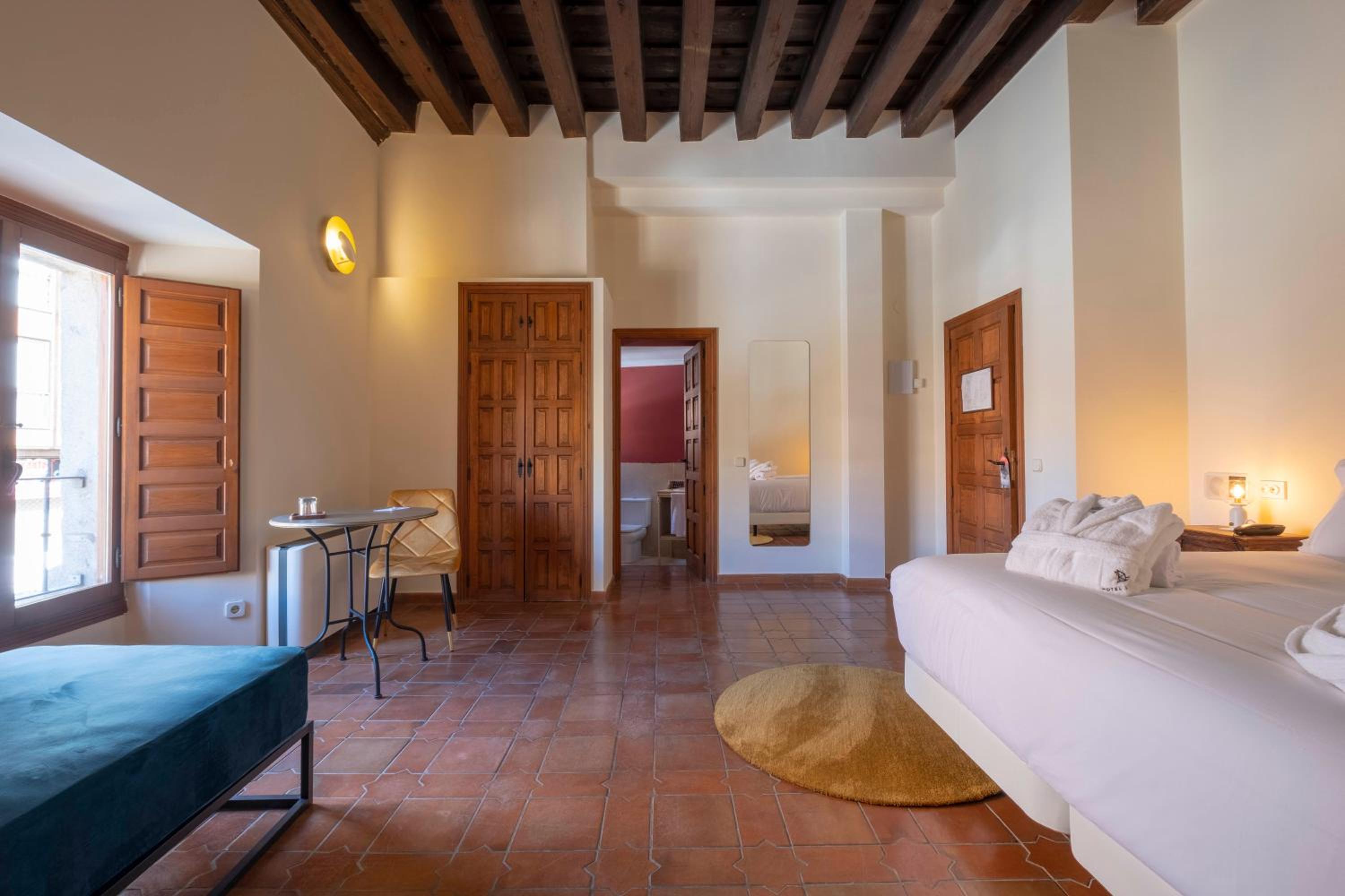 Deluxe Double or Twin Room - Photo 3