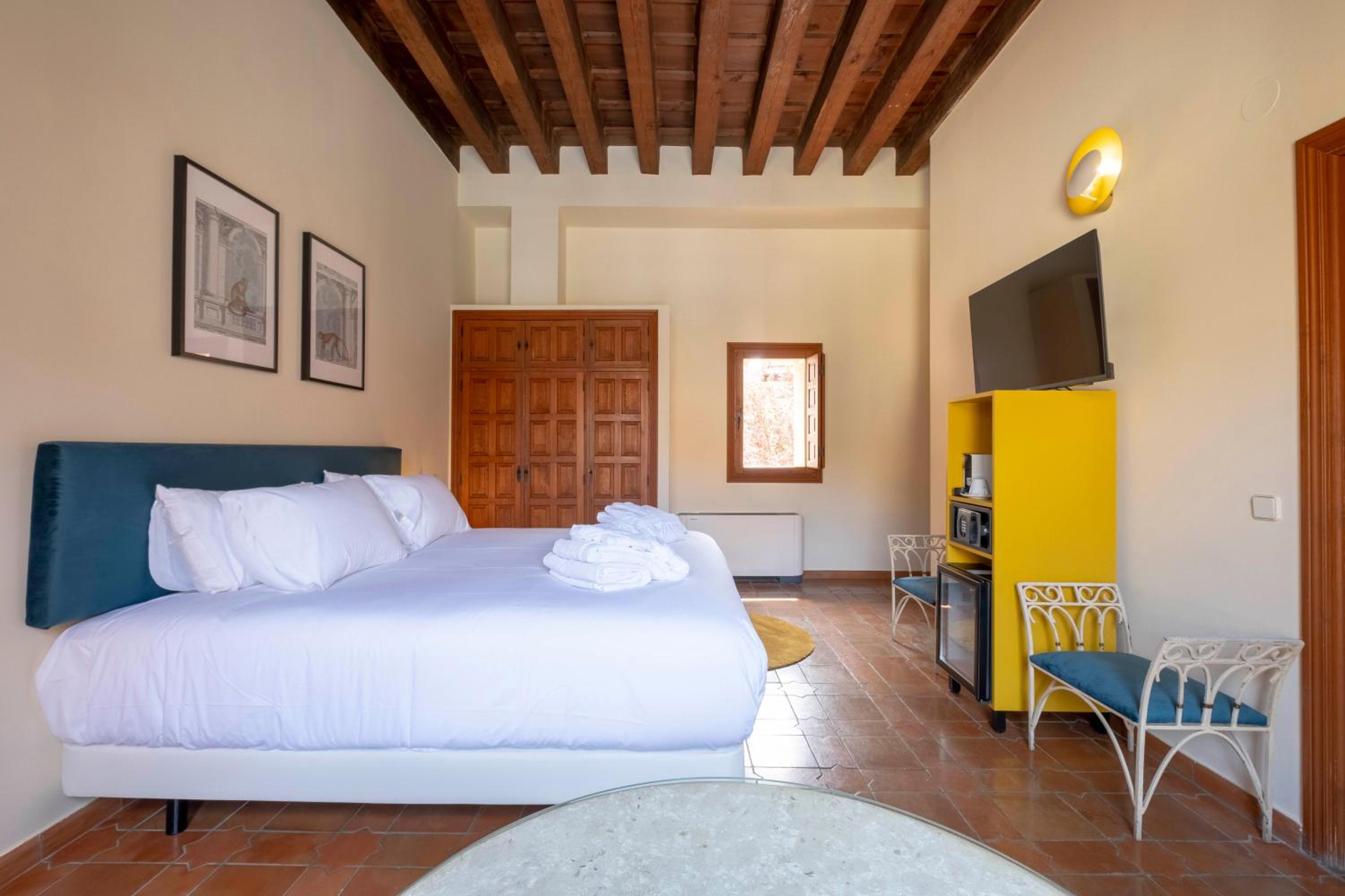 Deluxe Double or Twin Room - Photo 4