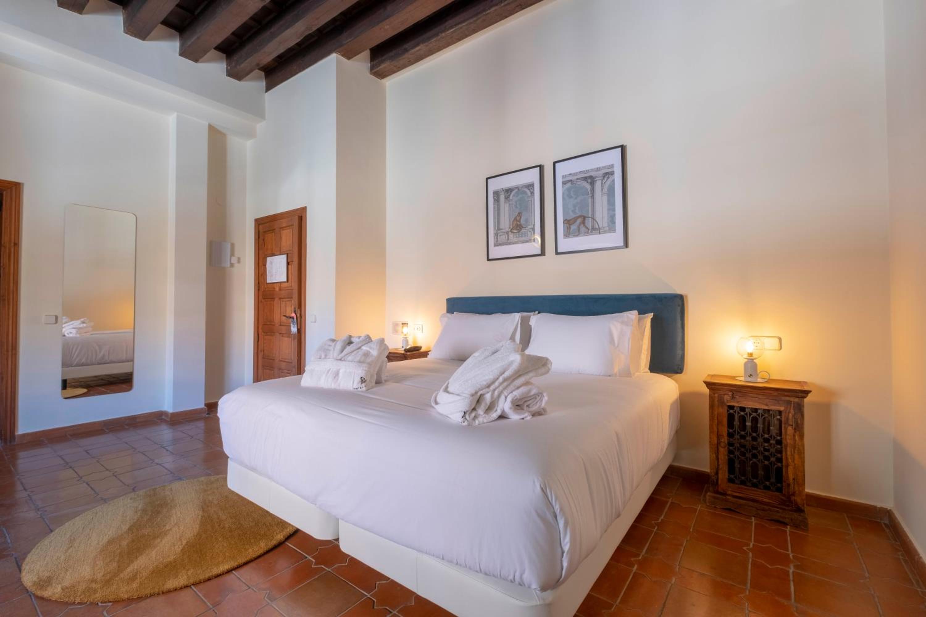 Deluxe Double or Twin Room - Photo 5