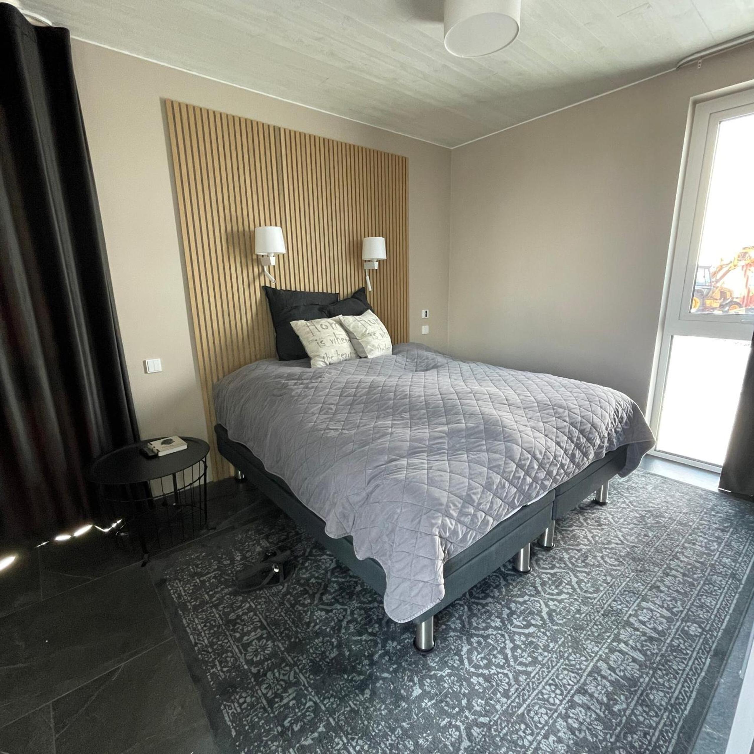 Three-Bedroom House photo 3
