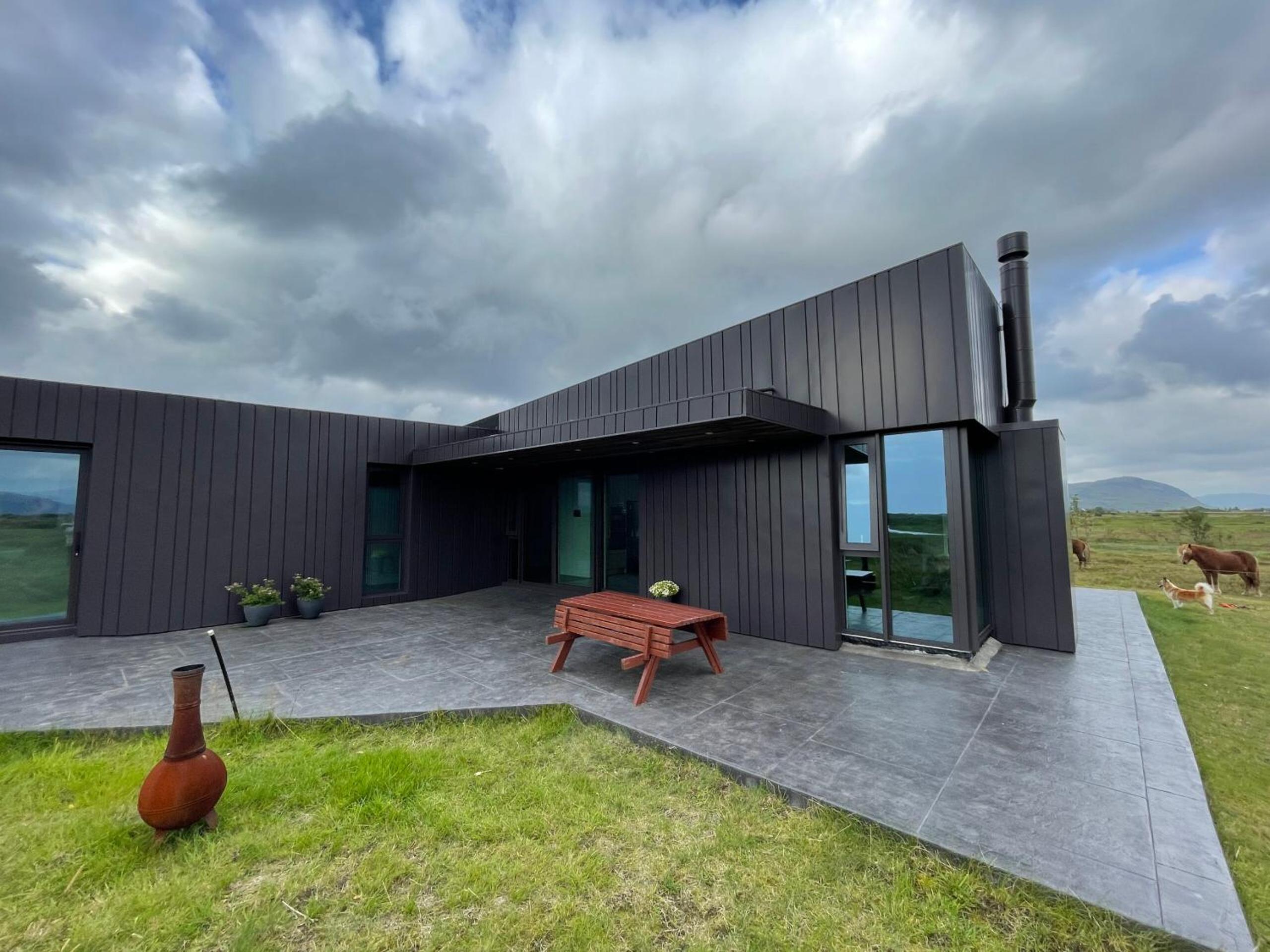 Three-Bedroom House photo 2