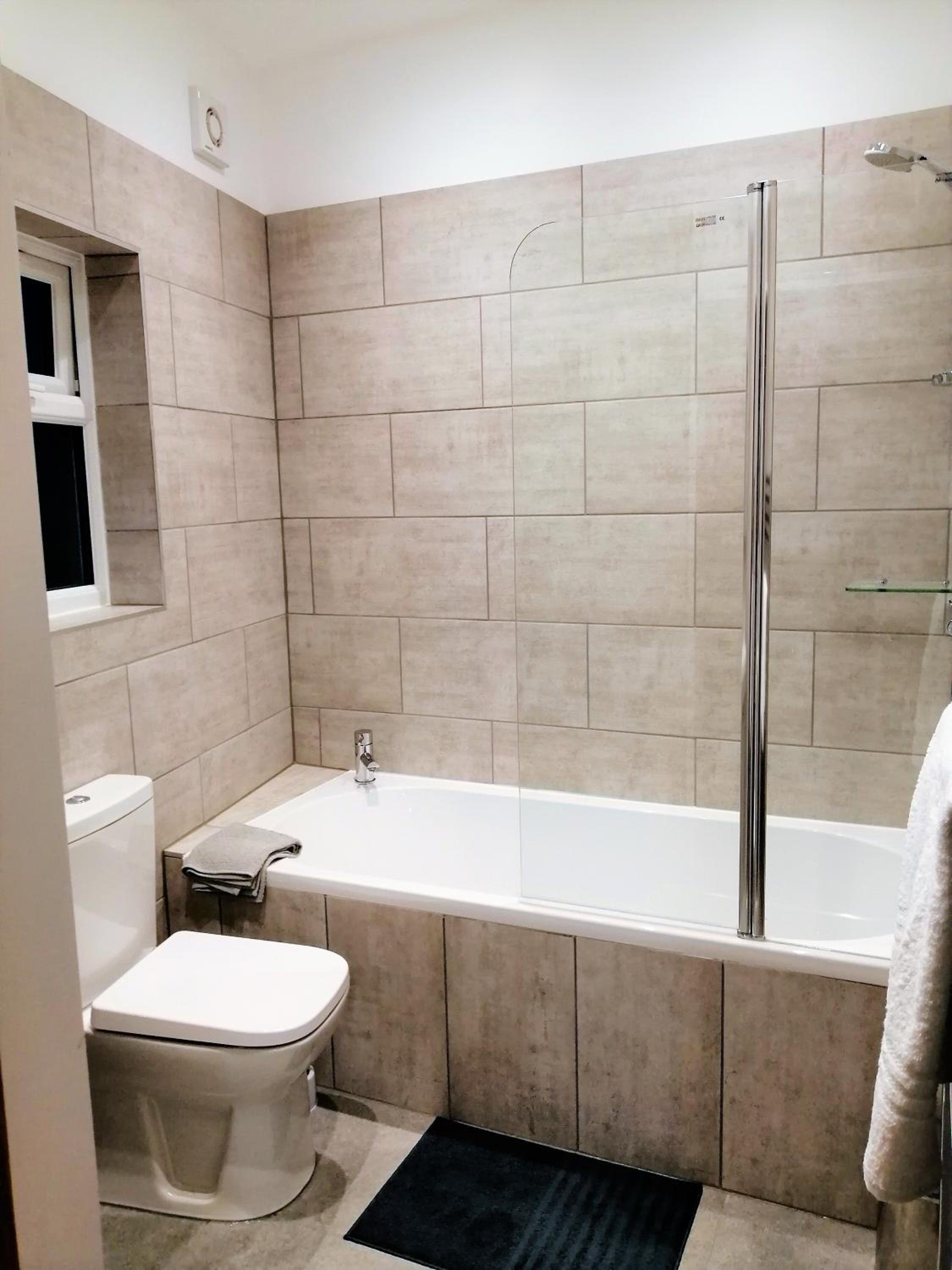 Double Room With Private Bathroom photo 2