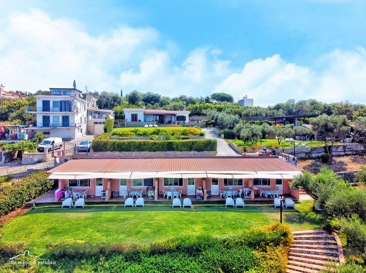 One-Bedroom Apartment with Sea View photo 3