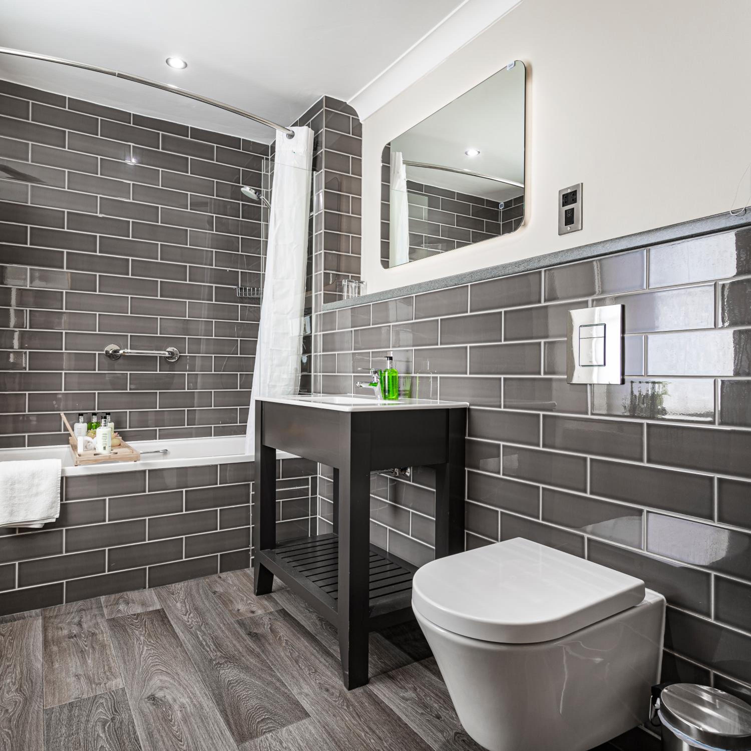 Deluxe Junior Suite photo 2