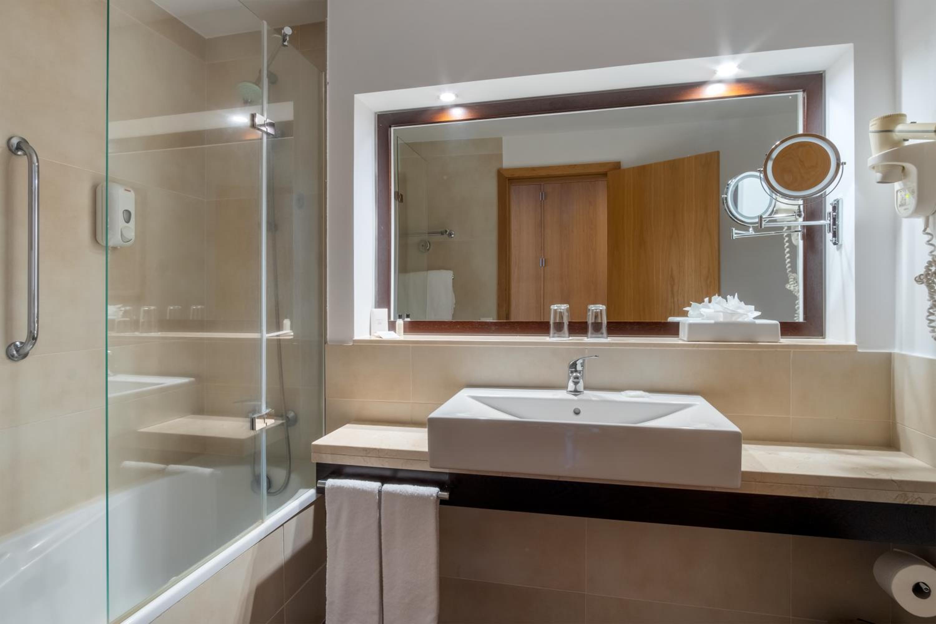 Double Room with Sea View - Photo 2