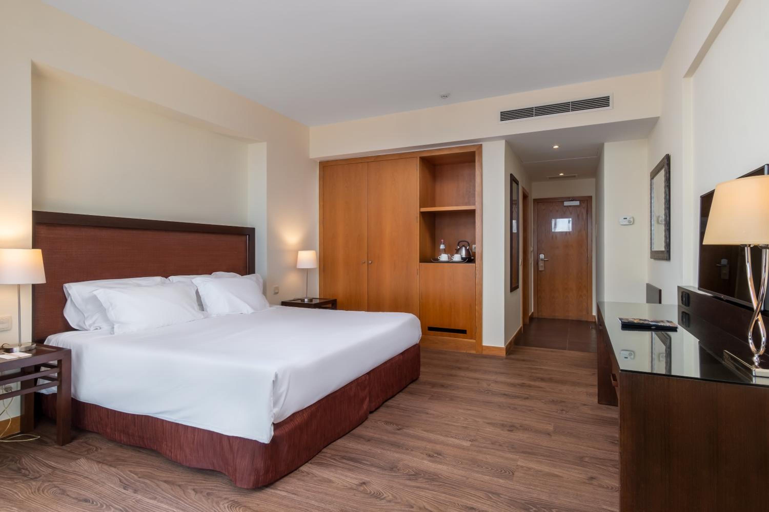 Double or Twin Room - Photo 2
