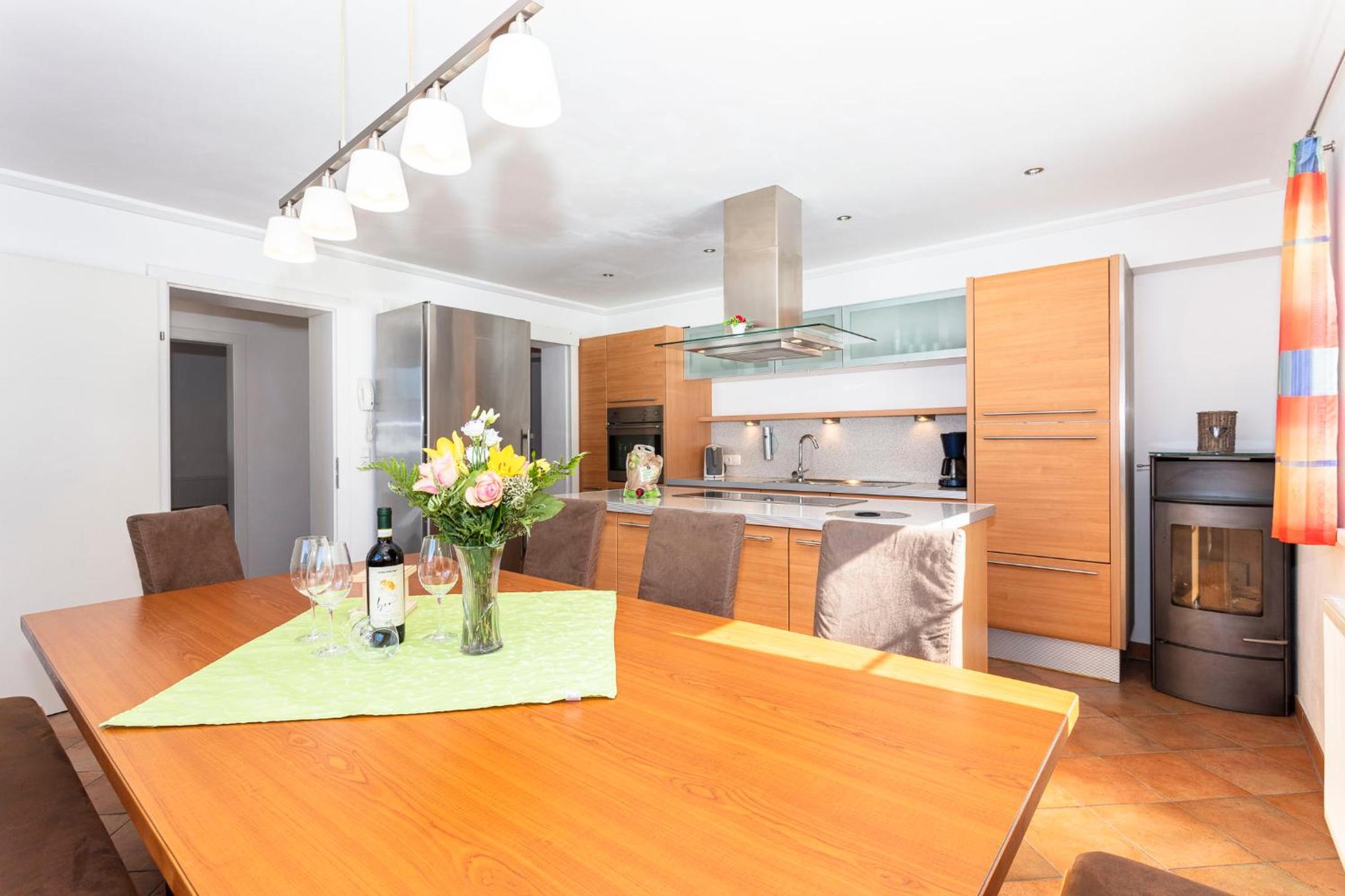 Apartment photo 2