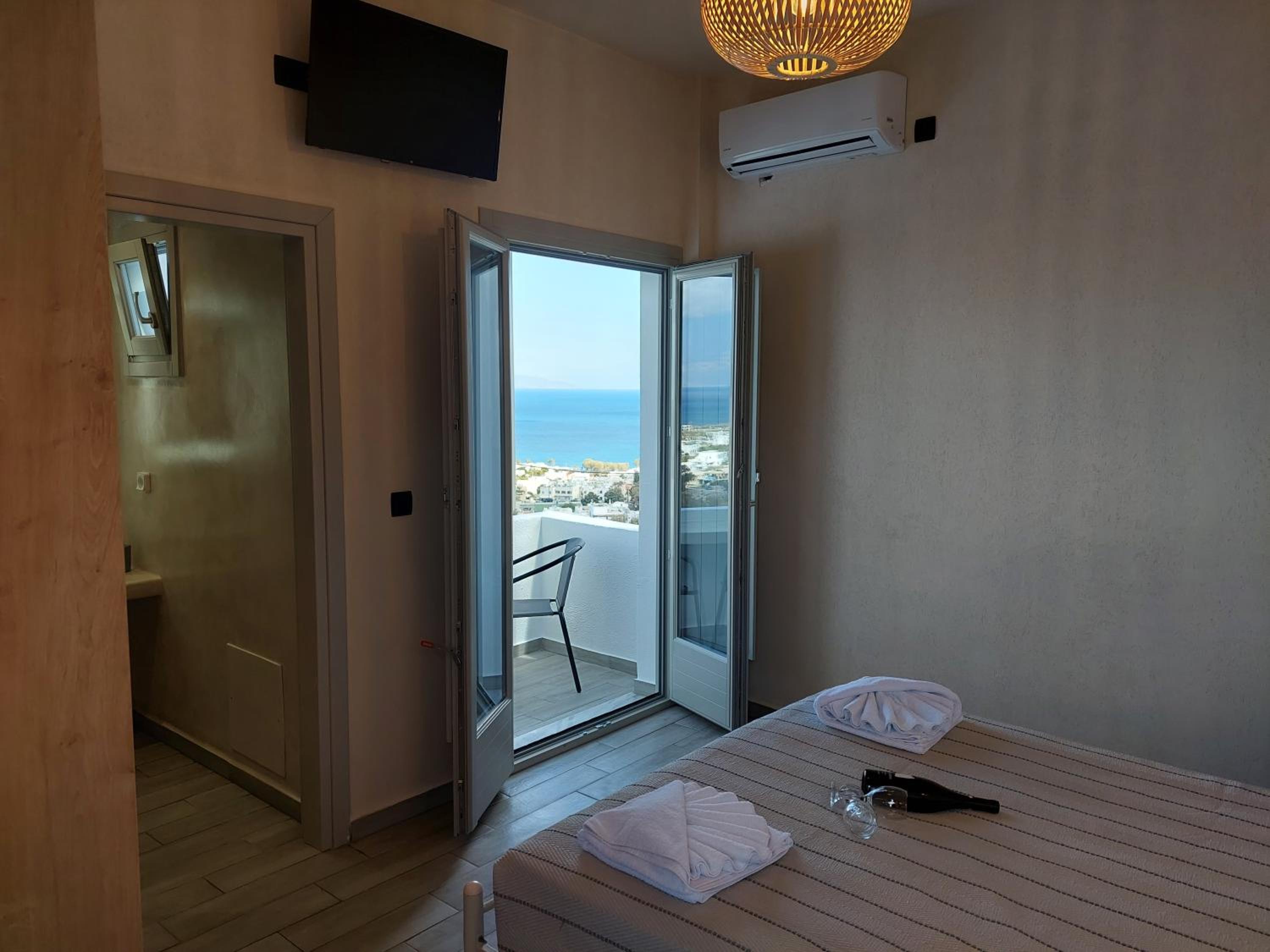 Double Room with Balcony and Sea View