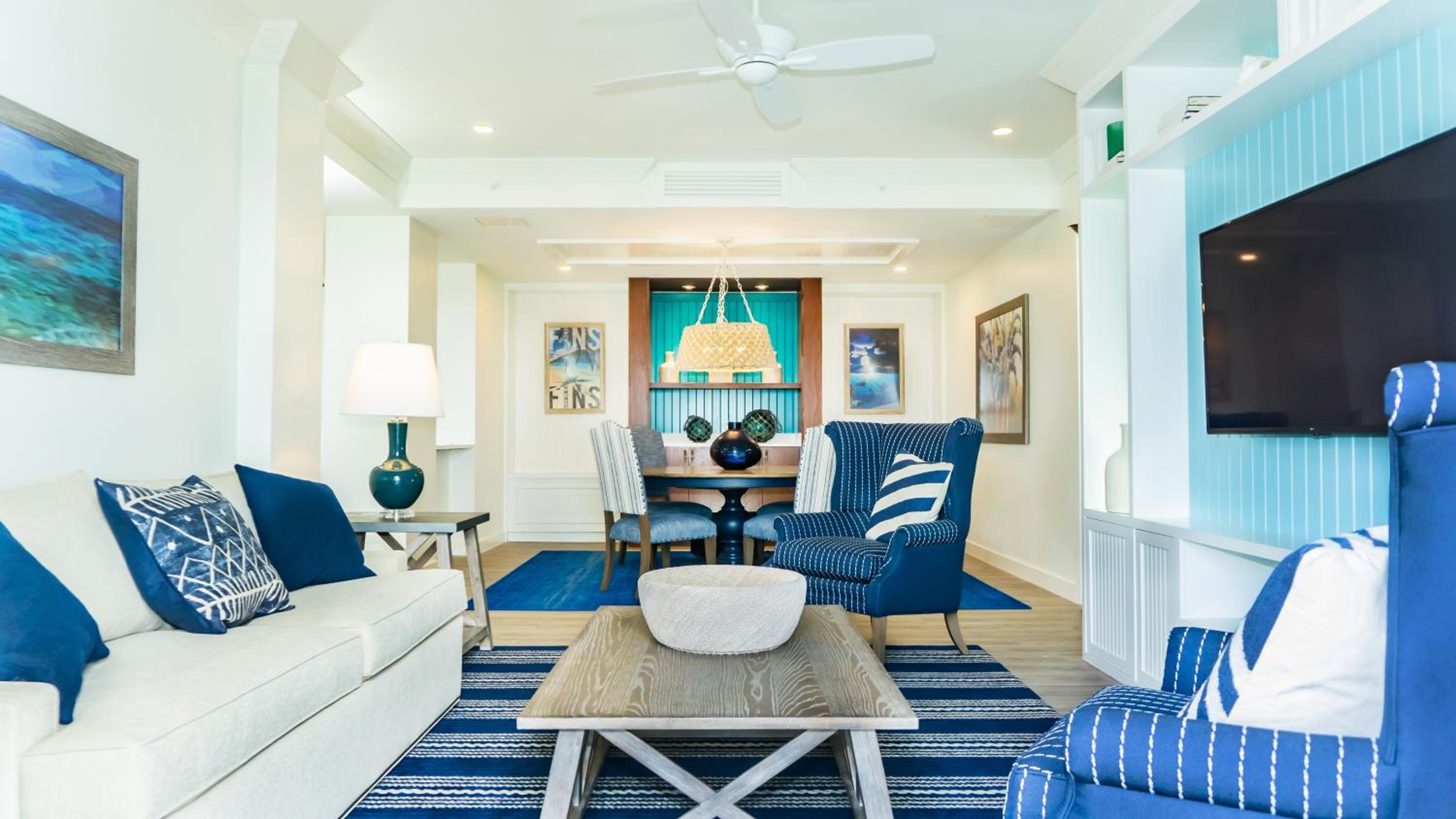 Deluxe King Pool View Suite