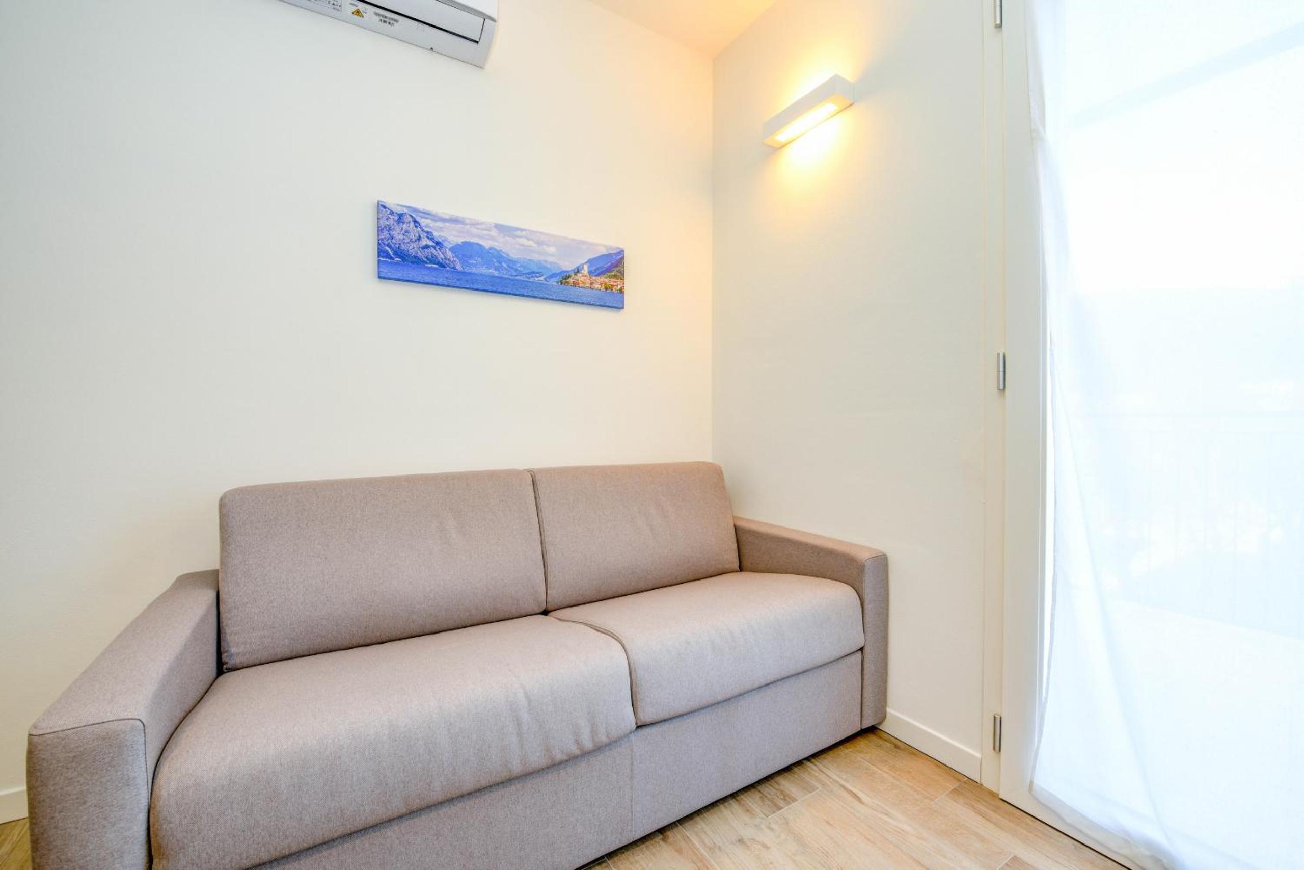 Apartment with Pool View 