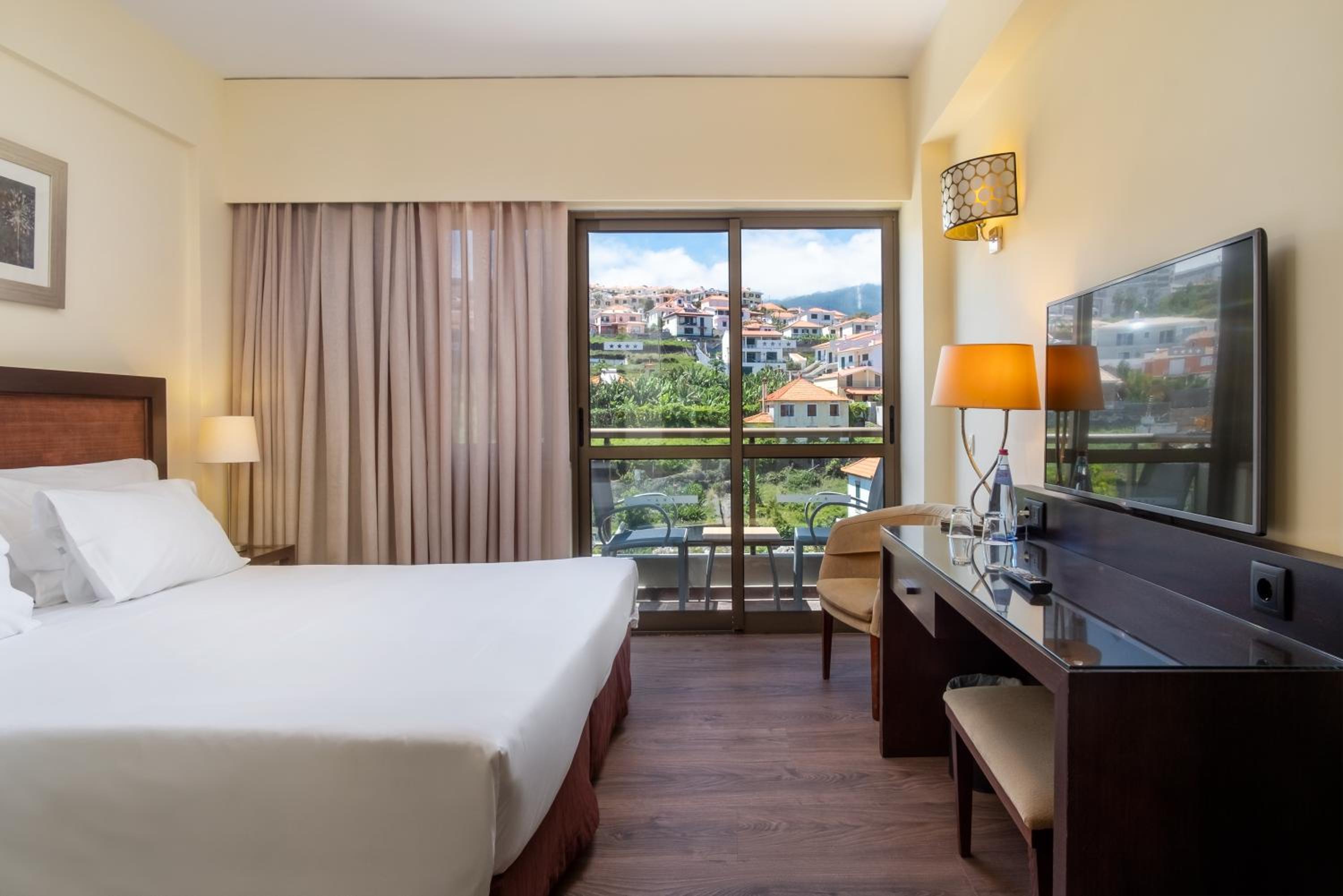 Double or Twin Room - Photo 1
