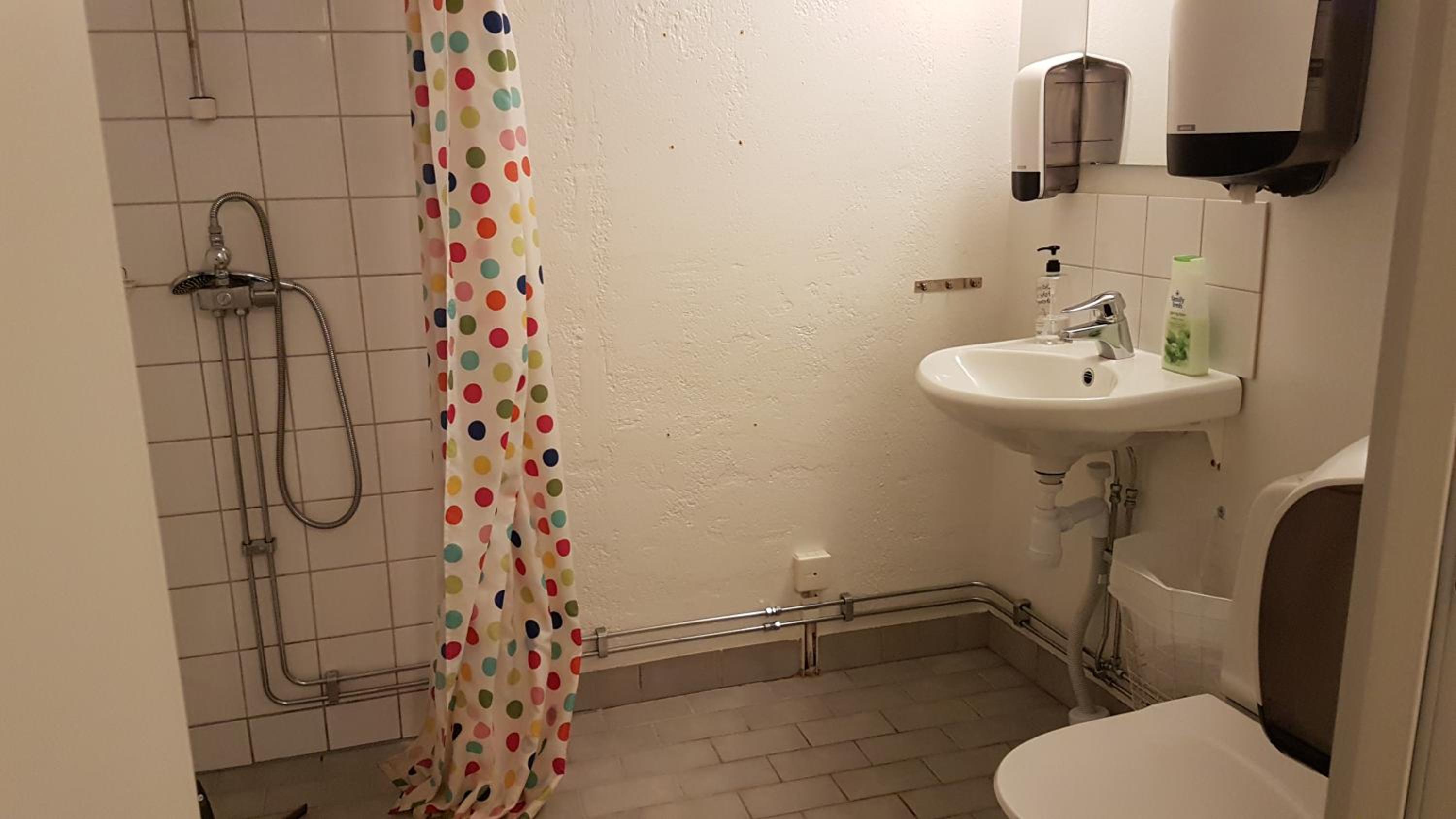 Quadruple Room with Shared Bathroom photo 3
