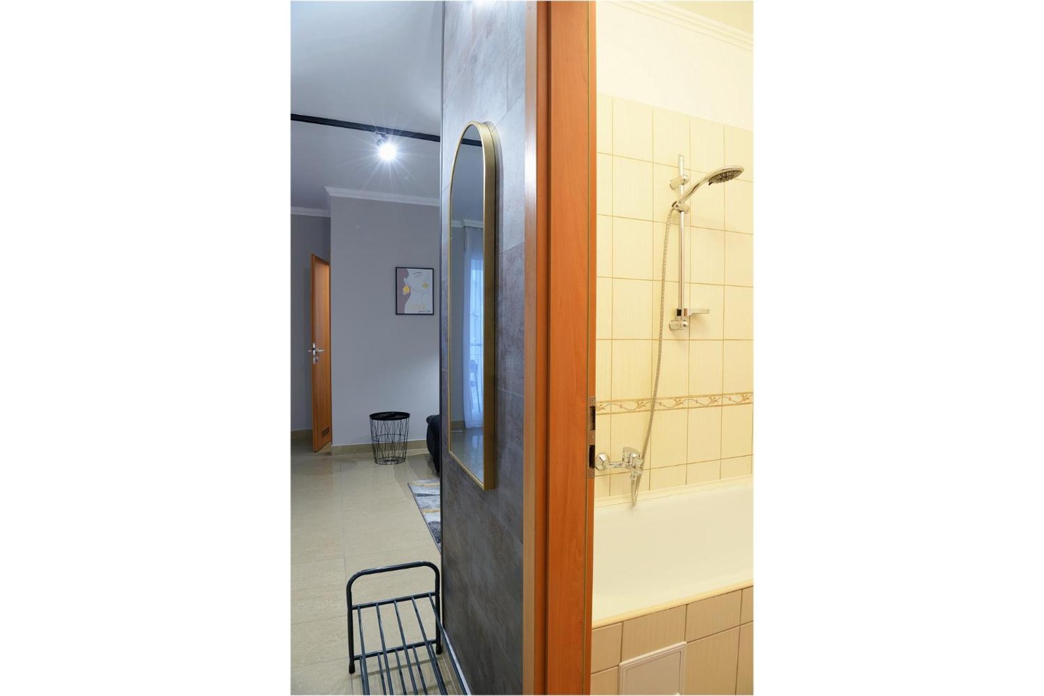 One-Bedroom Apartment - Photo 8