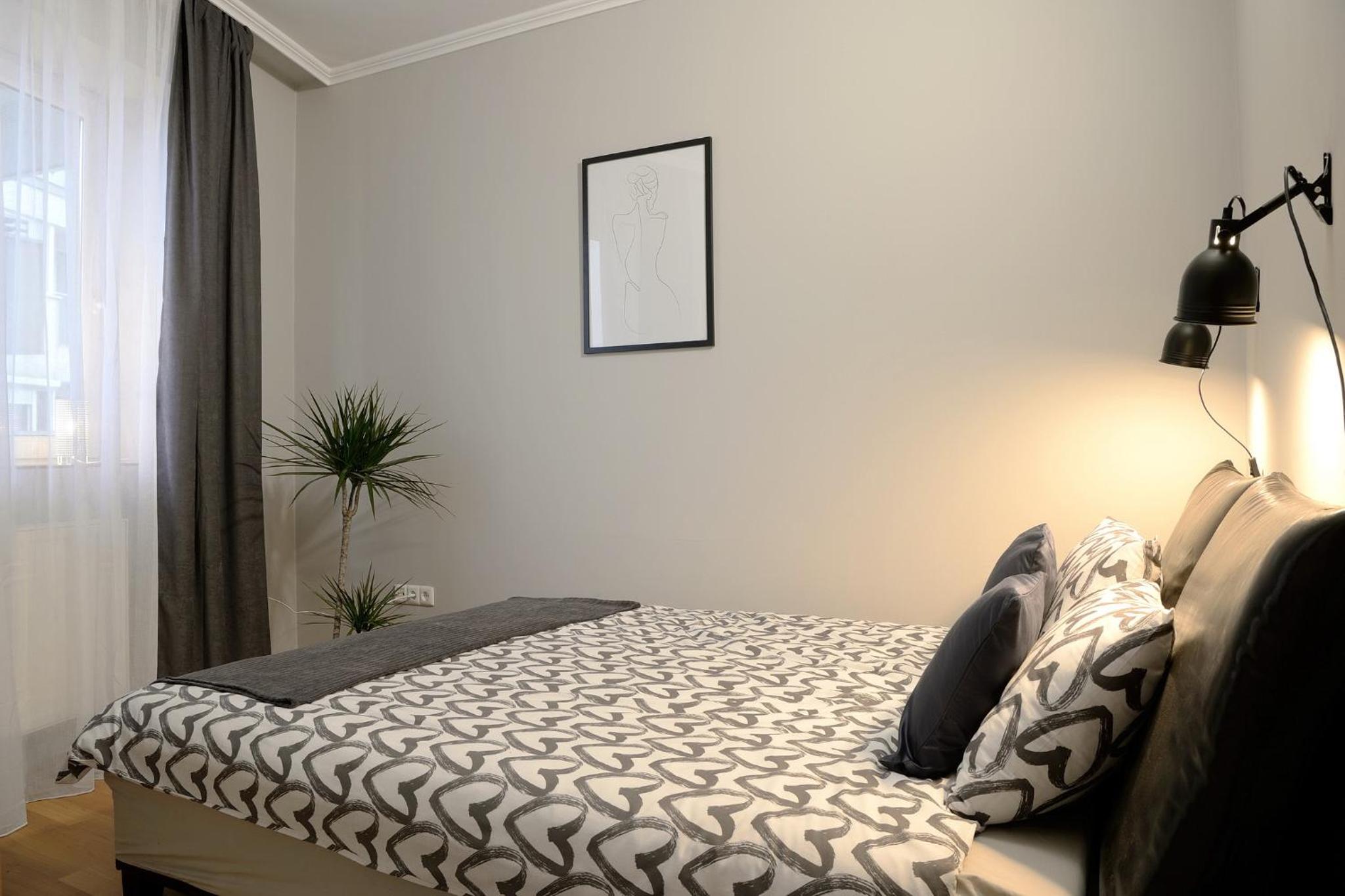 One-Bedroom Apartment - Photo 5