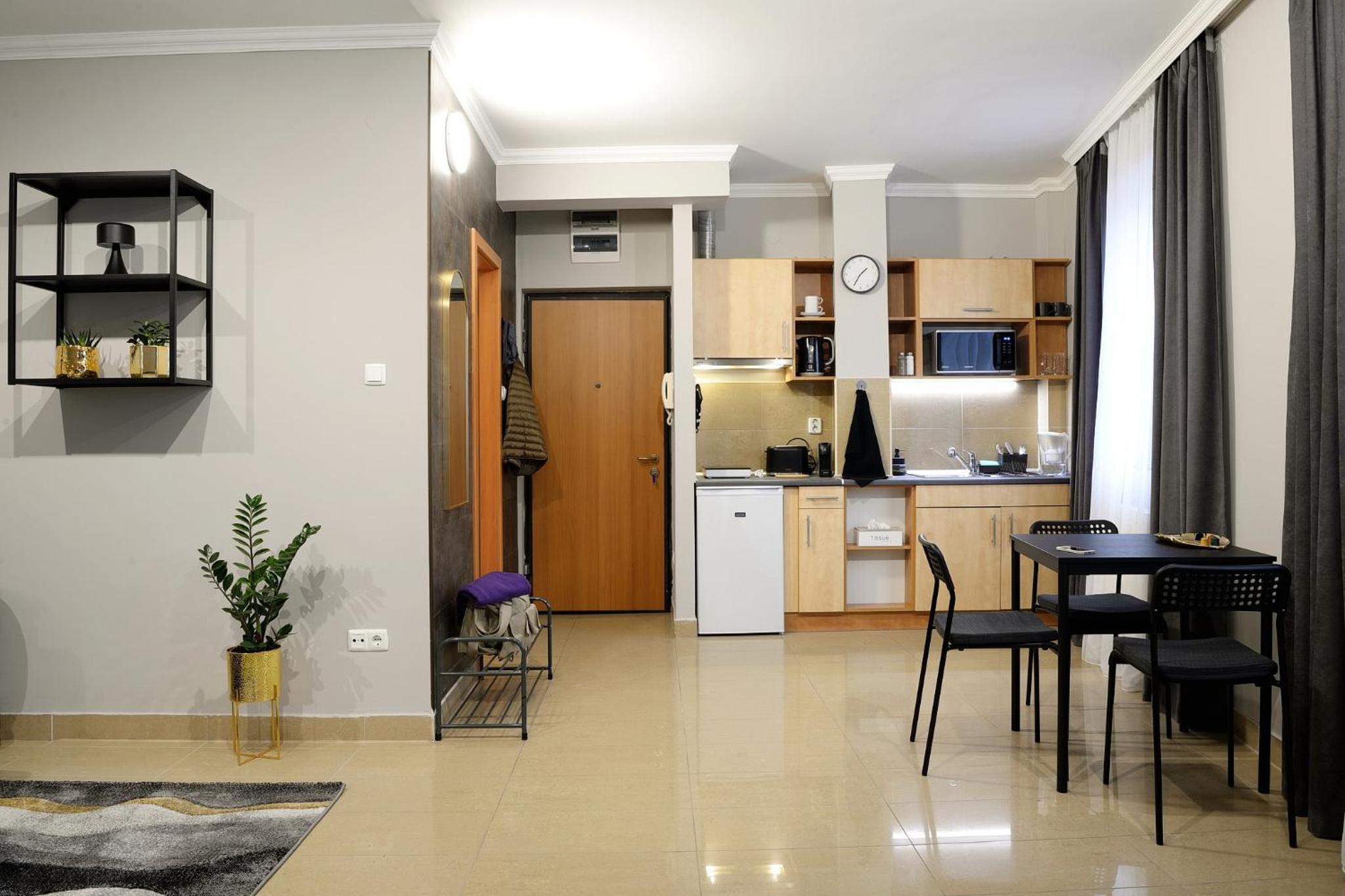 One-Bedroom Apartment - Photo 9