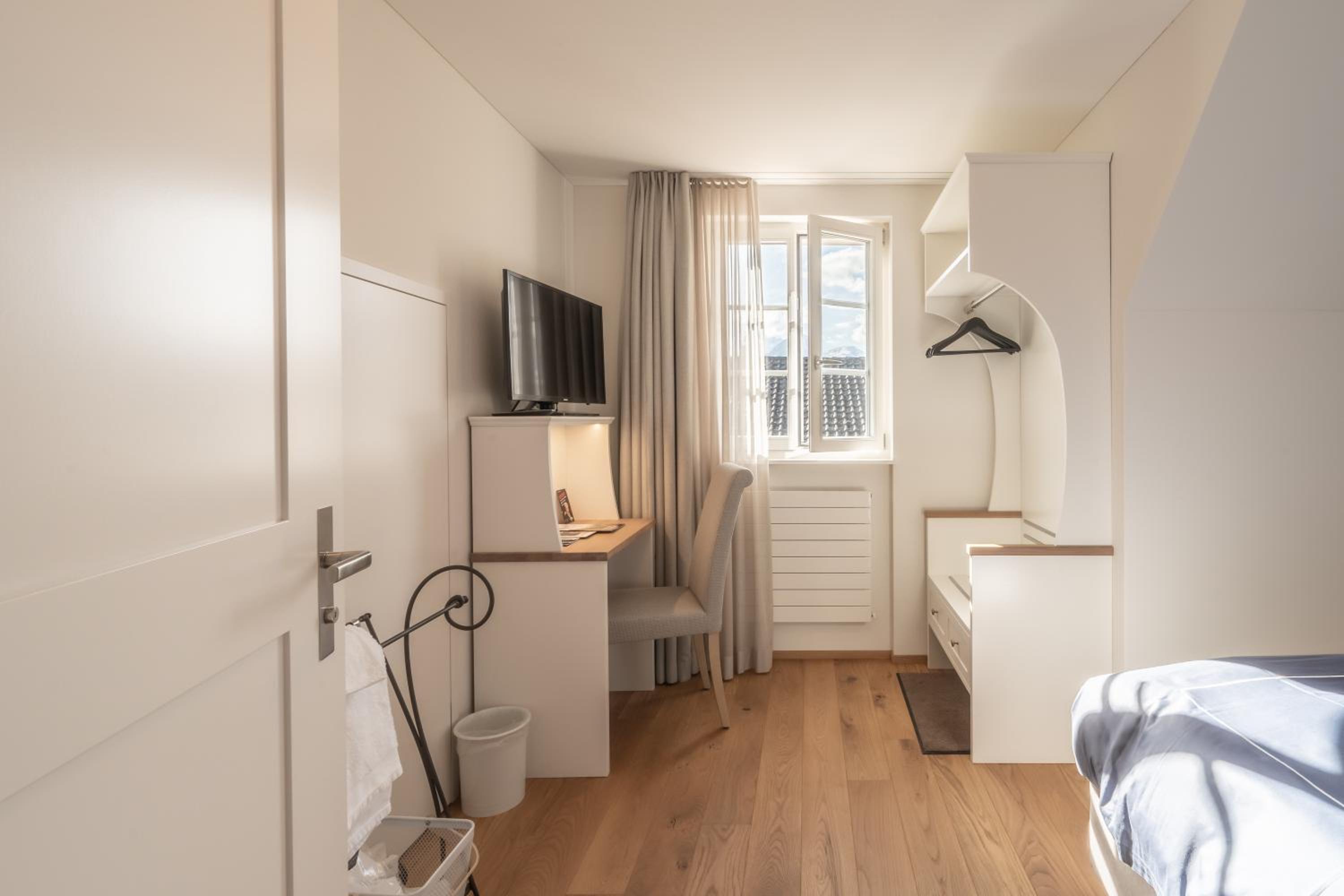 Double Room - Photo 6