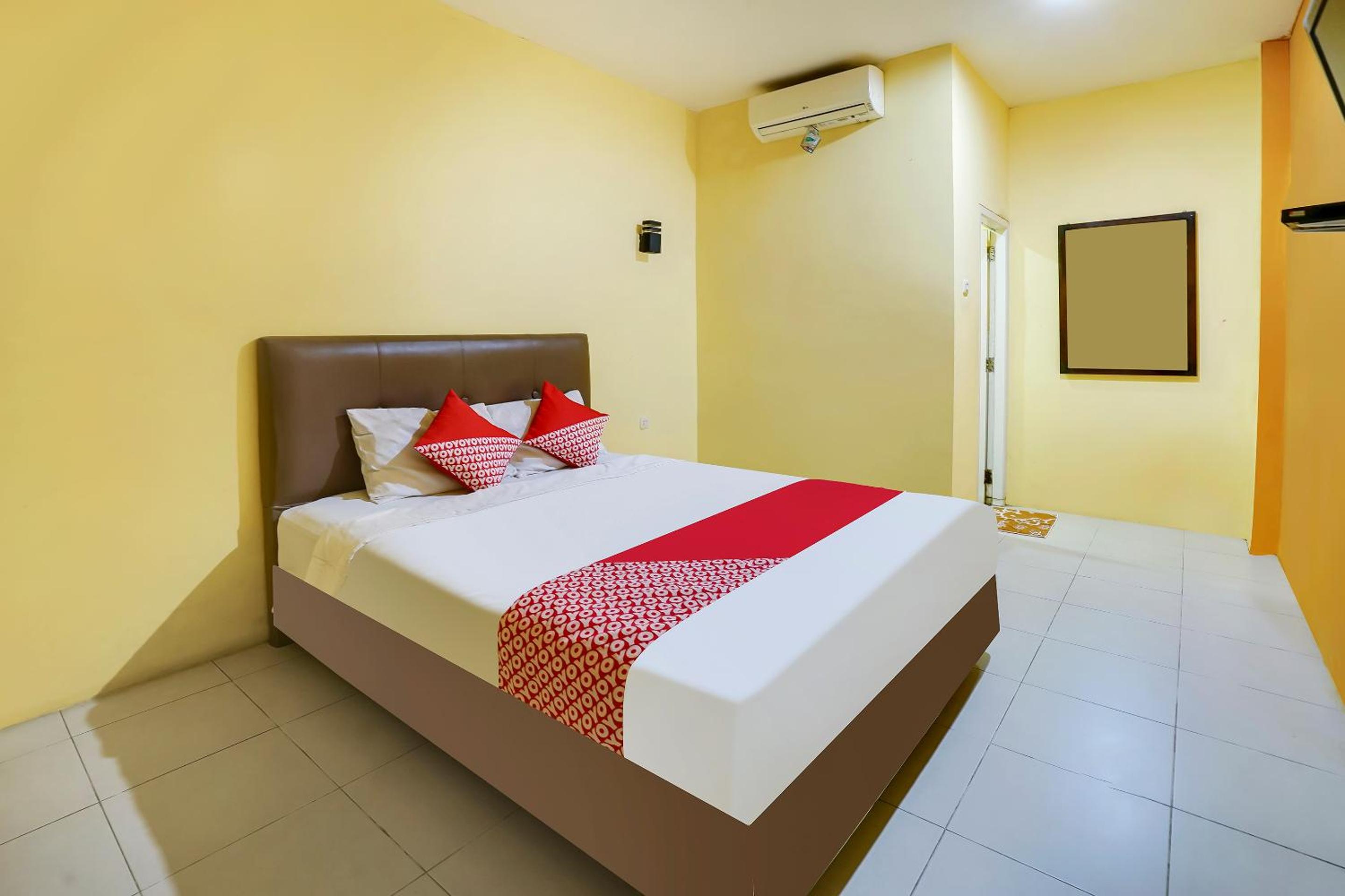 Deluxe King Room photo 1