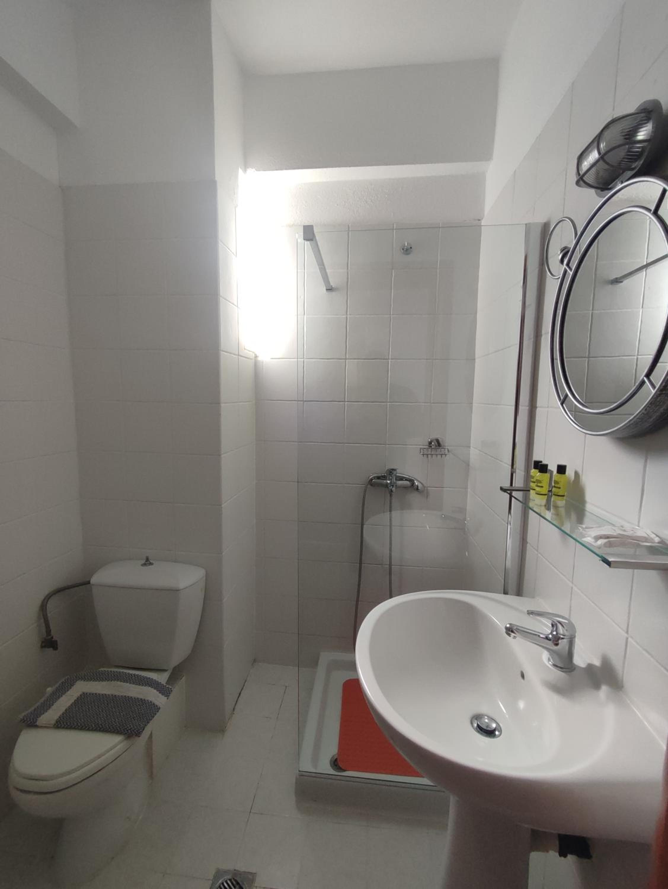 Studio (2 Adults + 1 Child) - Photo 7