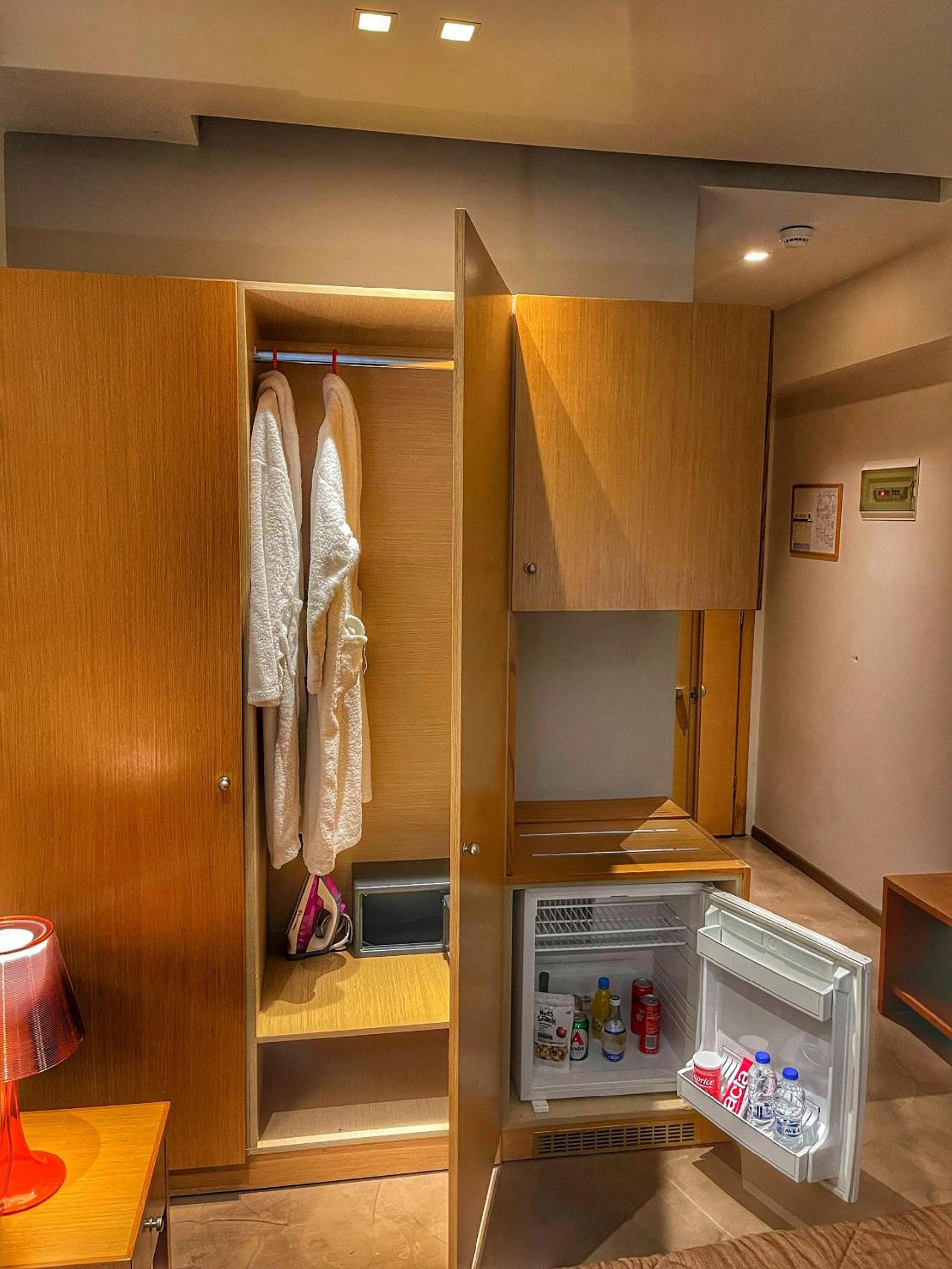 Double Room with Sea View - Photo 9