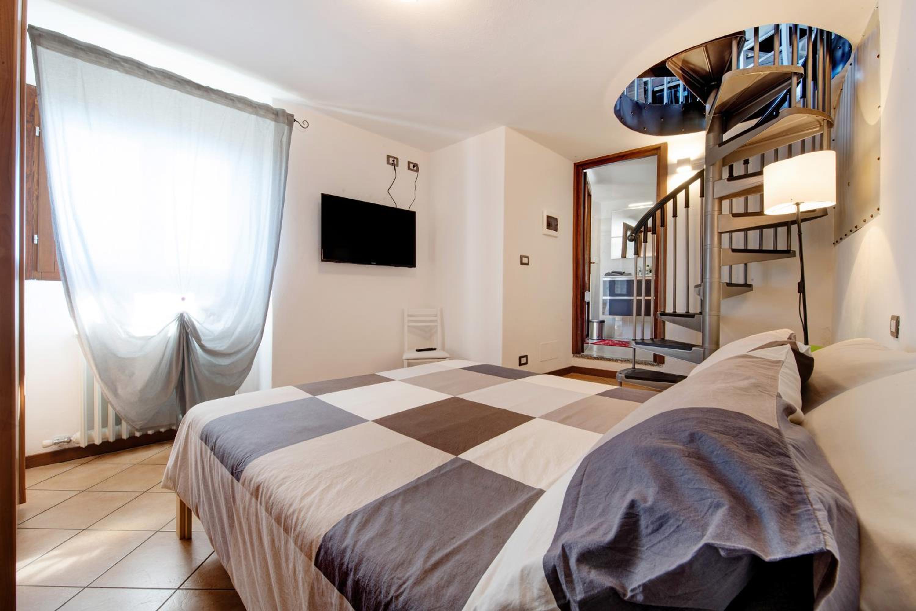 Superior One-Bedroom Apartment with Balcony - Photo 16