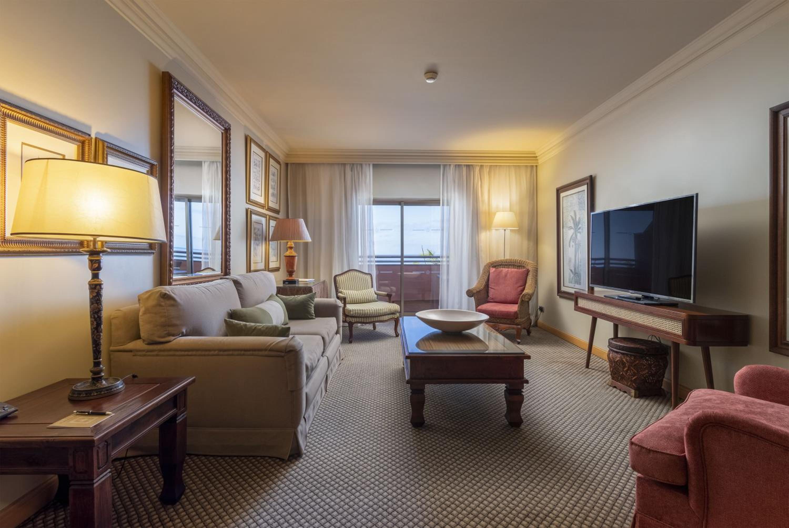 Superior Suite with Sea View - Photo 5