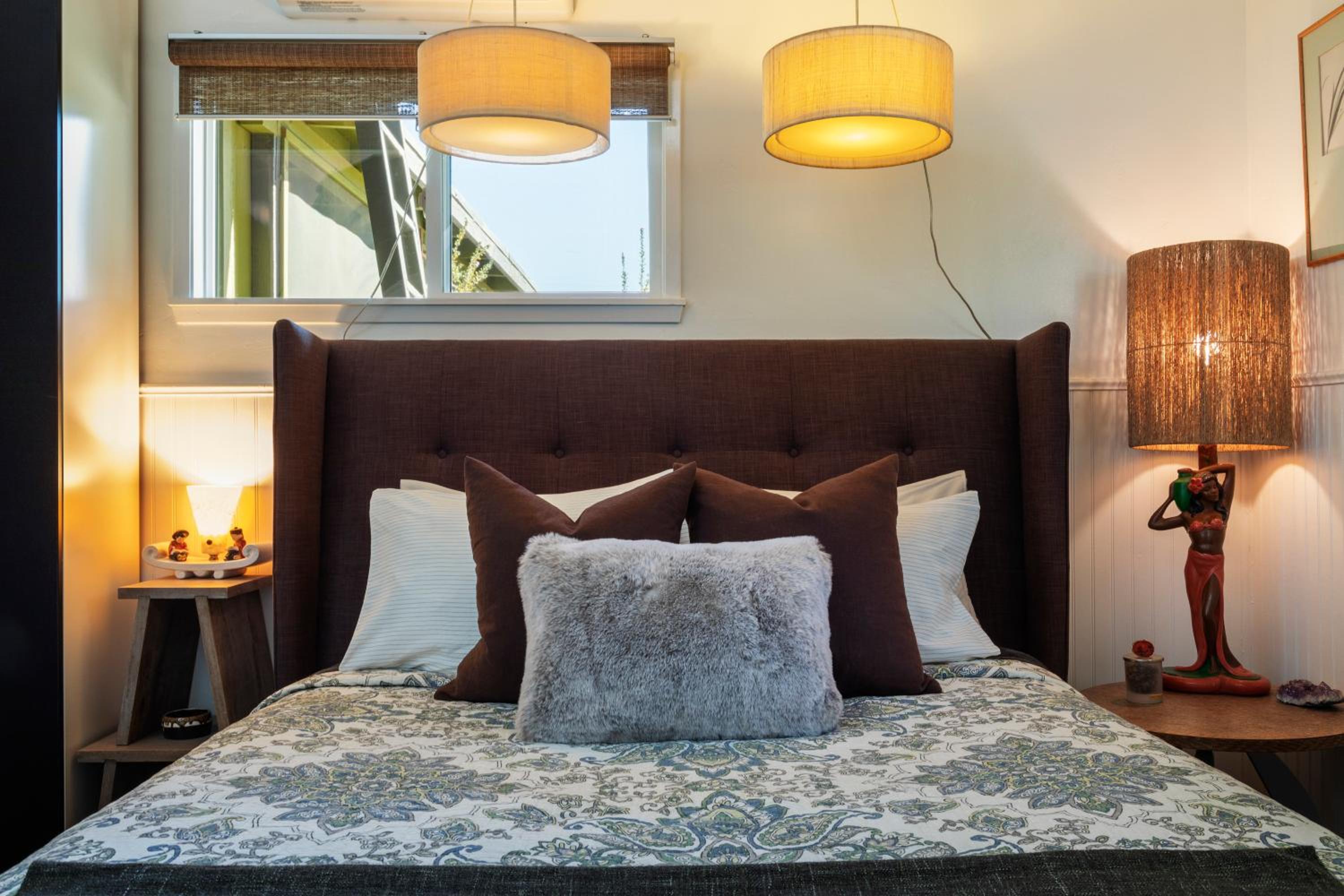 One-Bedroom Apartment - Photo 1