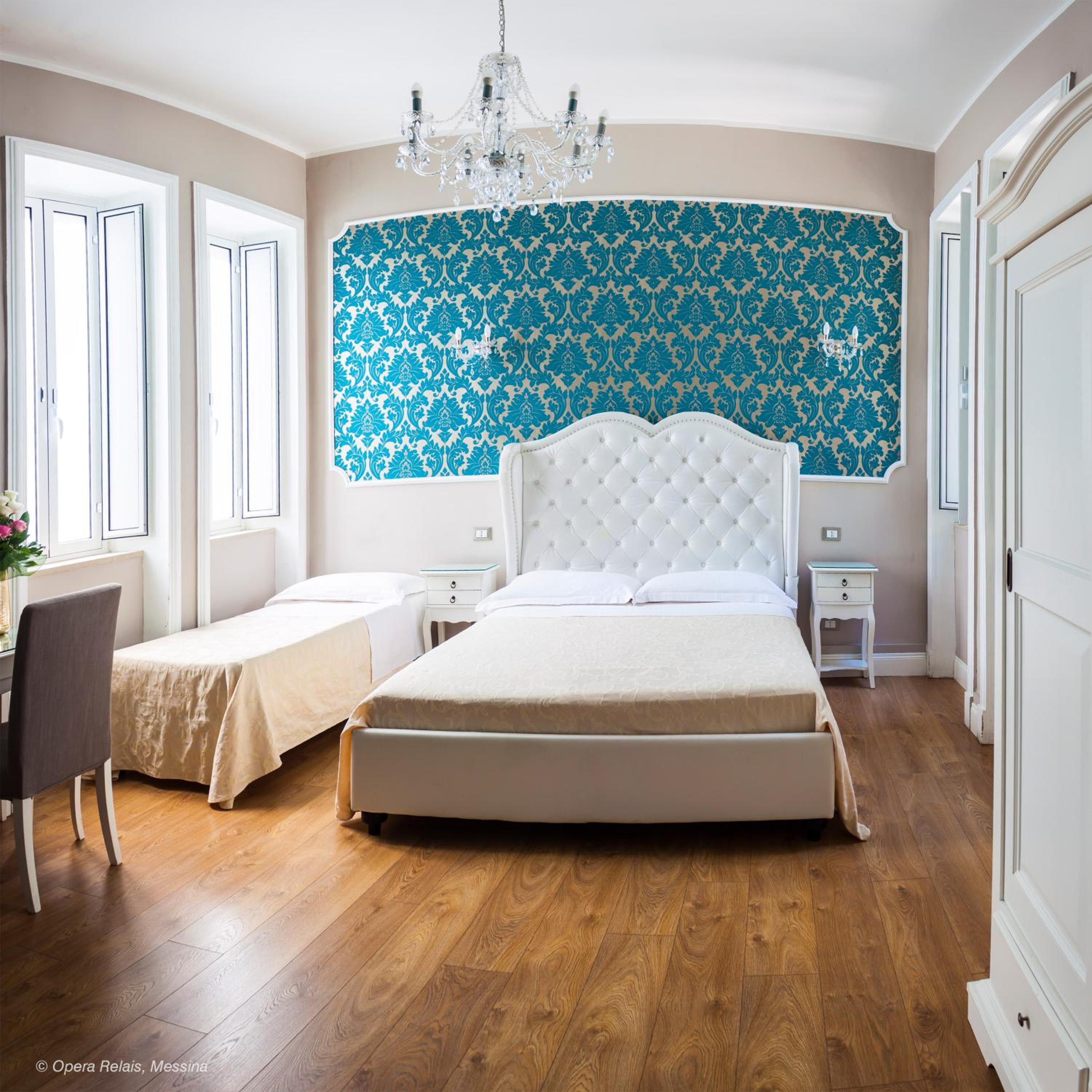 Deluxe Double or Twin Room photo 3